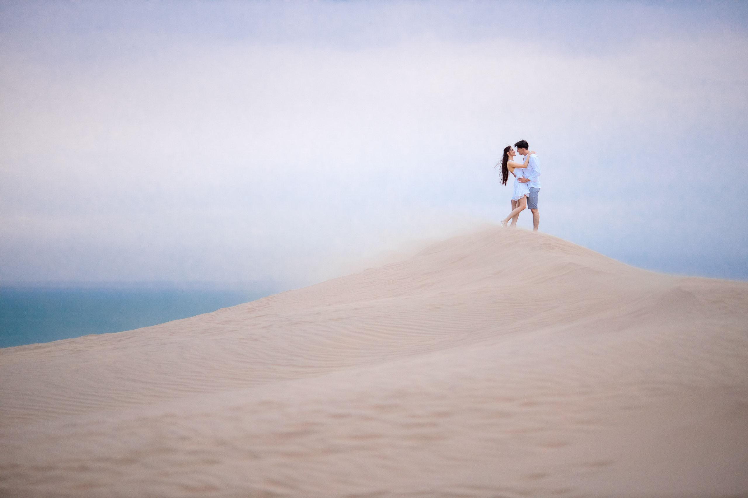 LoveStory Алматинские Барханы. Свадебный и семейный фотограф в Алматы Алексей Балышев