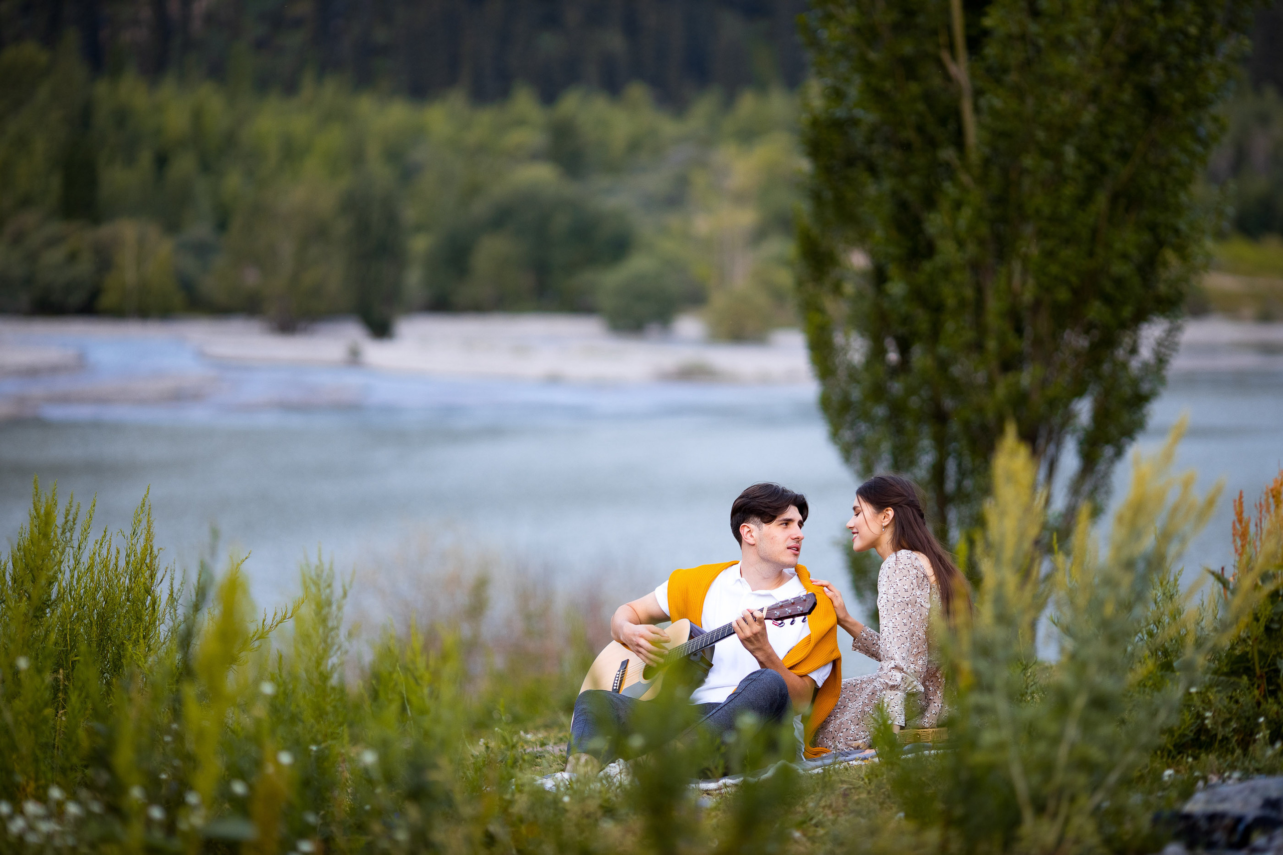 Фотосессия LoveStory на Иссыкском озере. Свадебный и семейный фотограф в Алматы Алексей Балышев