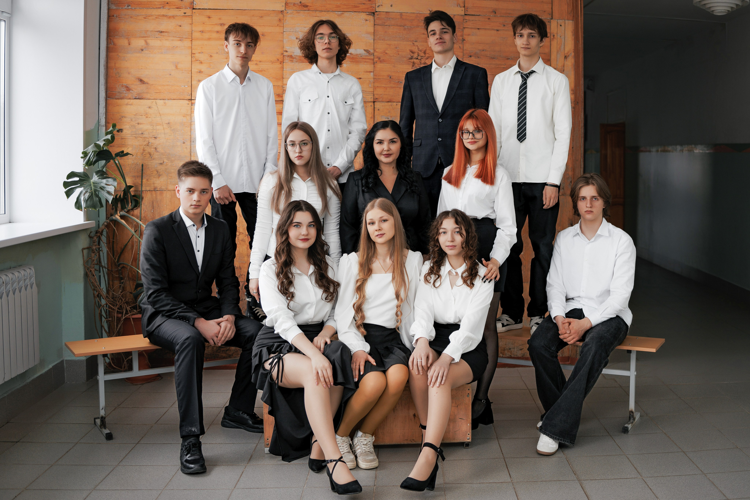 Позы для школьной фотосессии. Фотограф Медногорск Кувандык Оксана Шерехода свадебные, семейные, индивидуальные, школьные фотосессии. Печать фотоальбомов