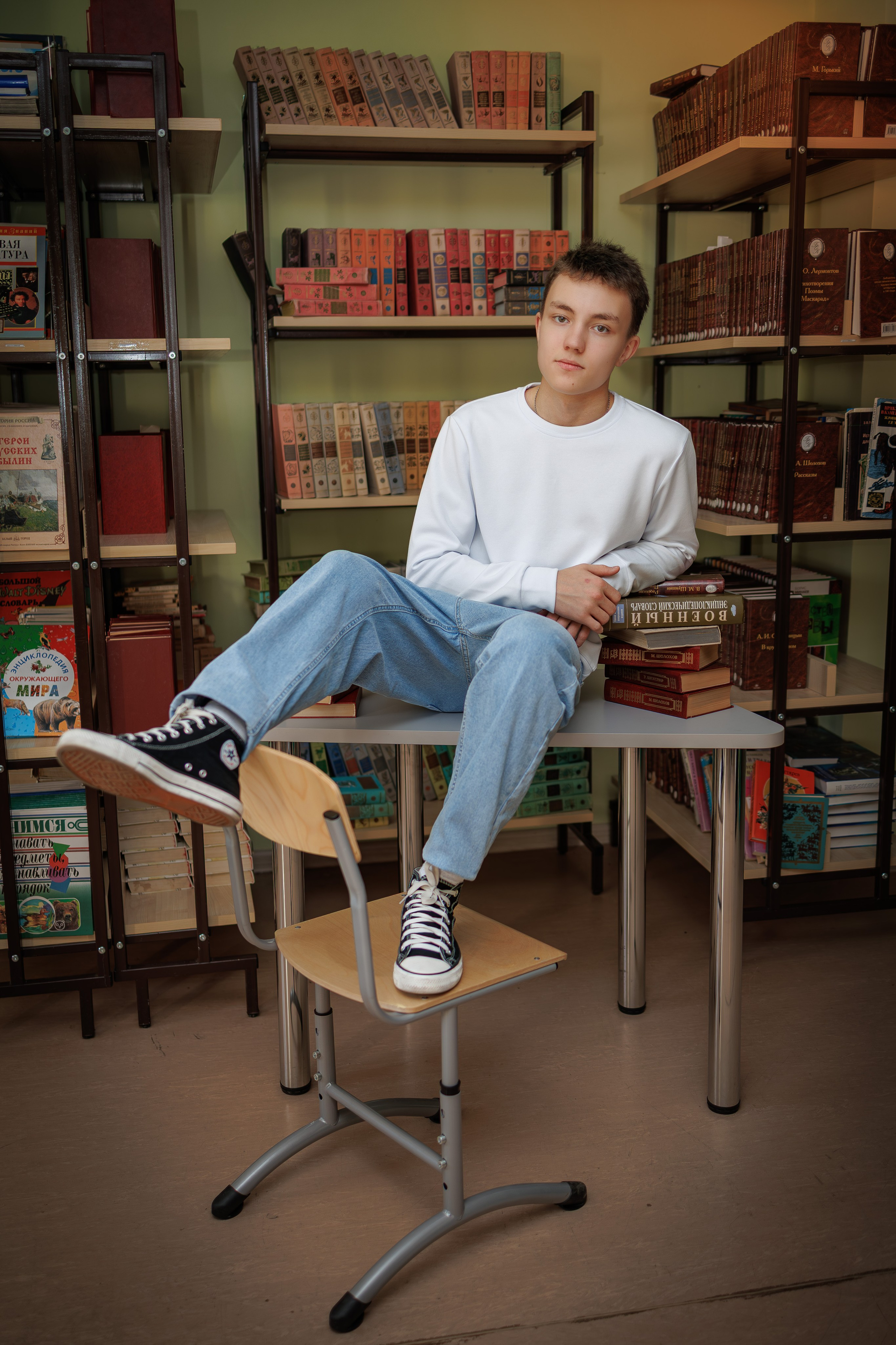 Позы для школьной фотосессии. Фотограф Медногорск Кувандык Оксана Шерехода свадебные, семейные, индивидуальные, школьные фотосессии. Печать фотоальбомов