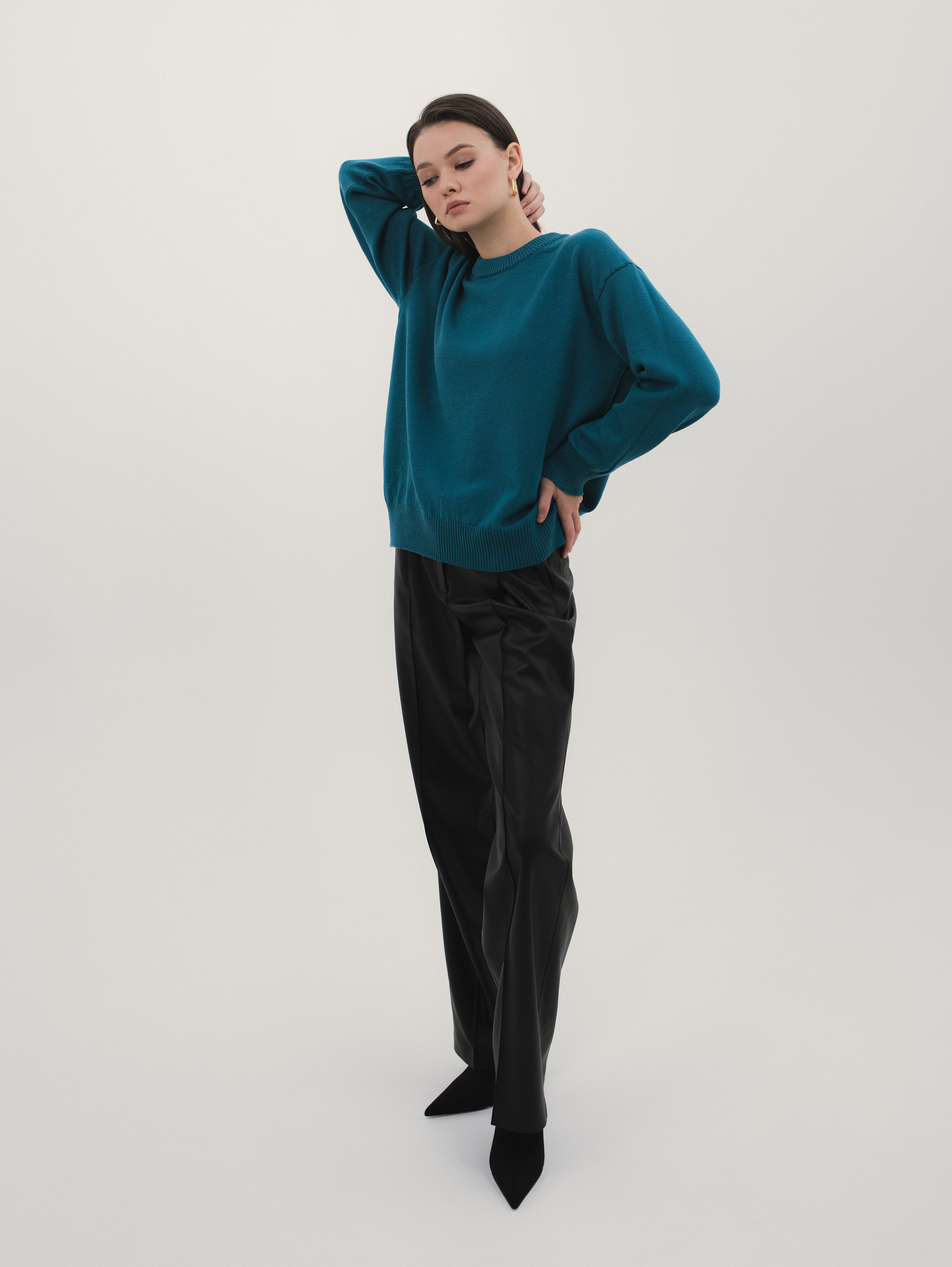 Red Cardigan. Фотограф в Москве и Сургуте Алла Лесовая. Снимаю каталог для брендов и индивидуальные портреты для людей