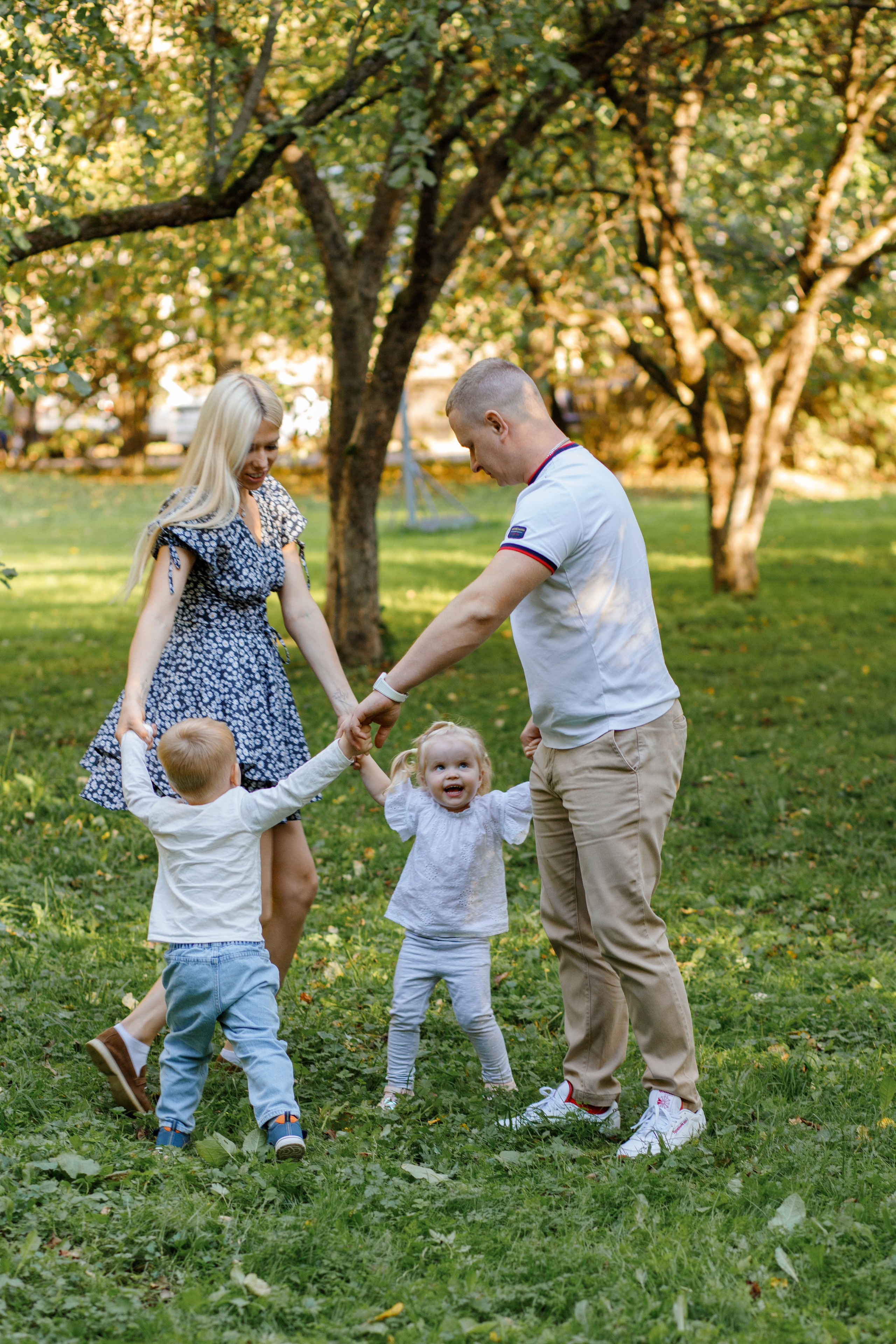 Семейная фотосессия в усадьбу Валуево. Фотограф Александра Сыщенко