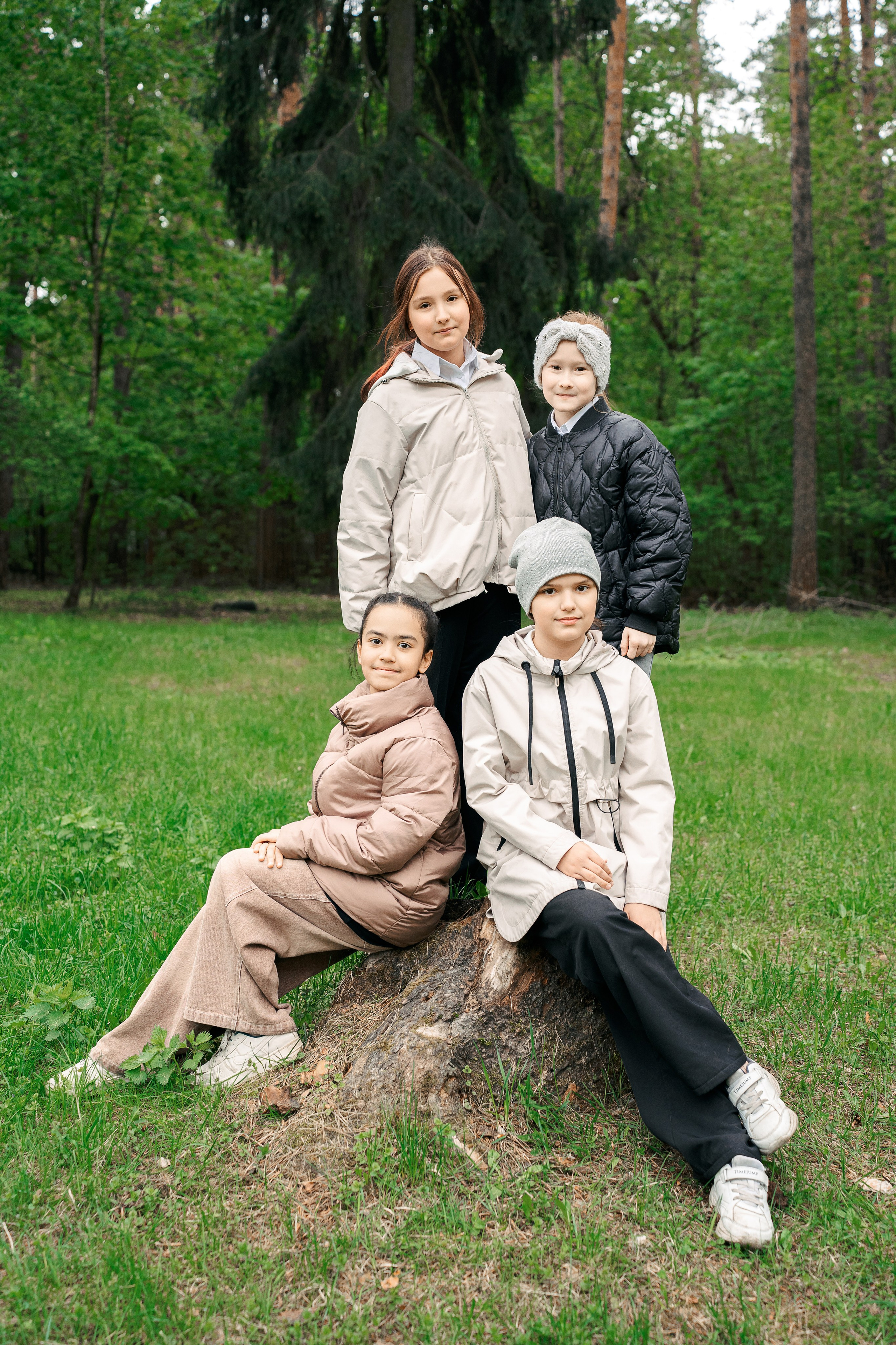 Прогулки в школьном дворе. Фотограф Казакова Анастасия