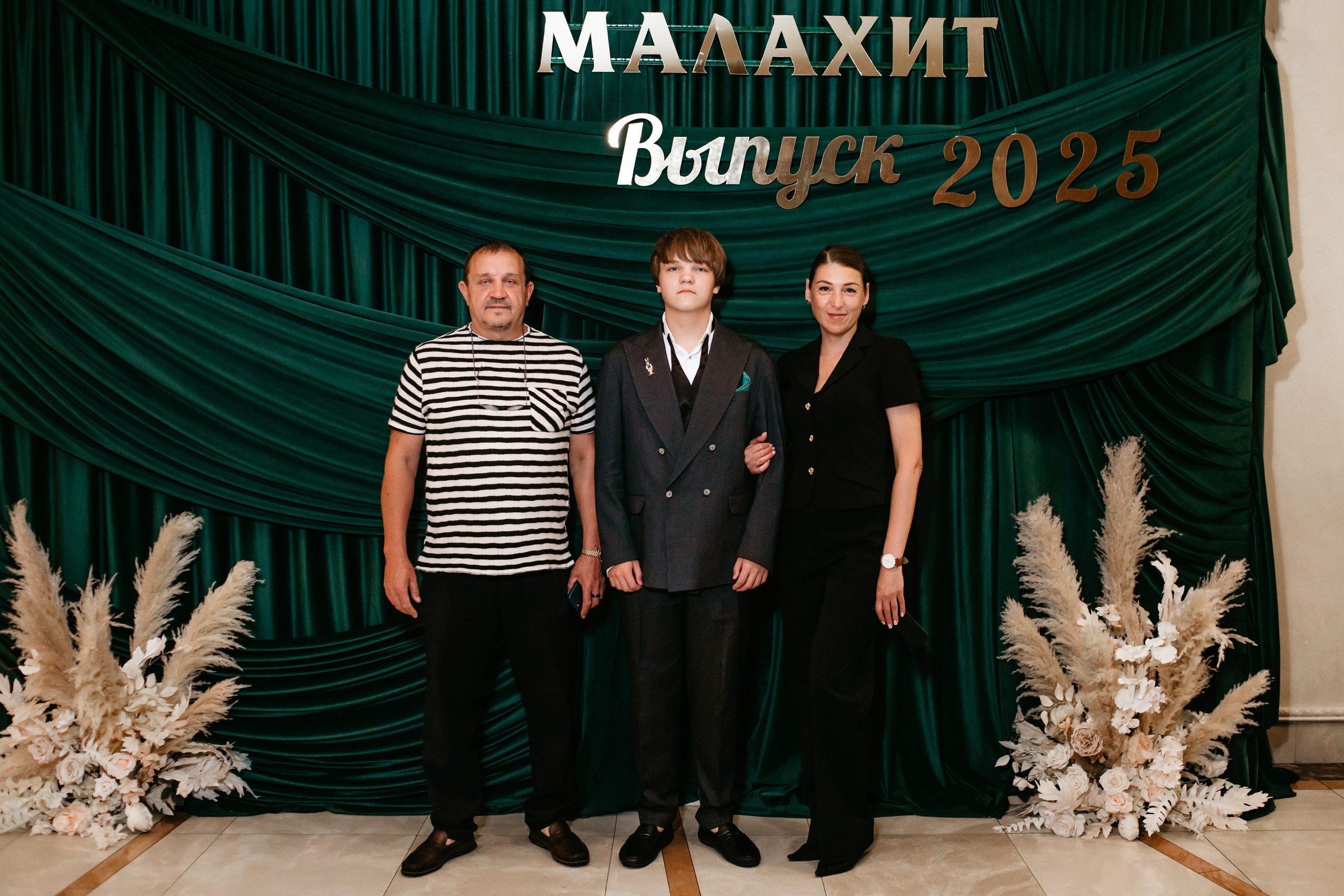 Выпускной 2025 (9класс) 124 школа. Фотограф в Челябинске Ополихина Анна