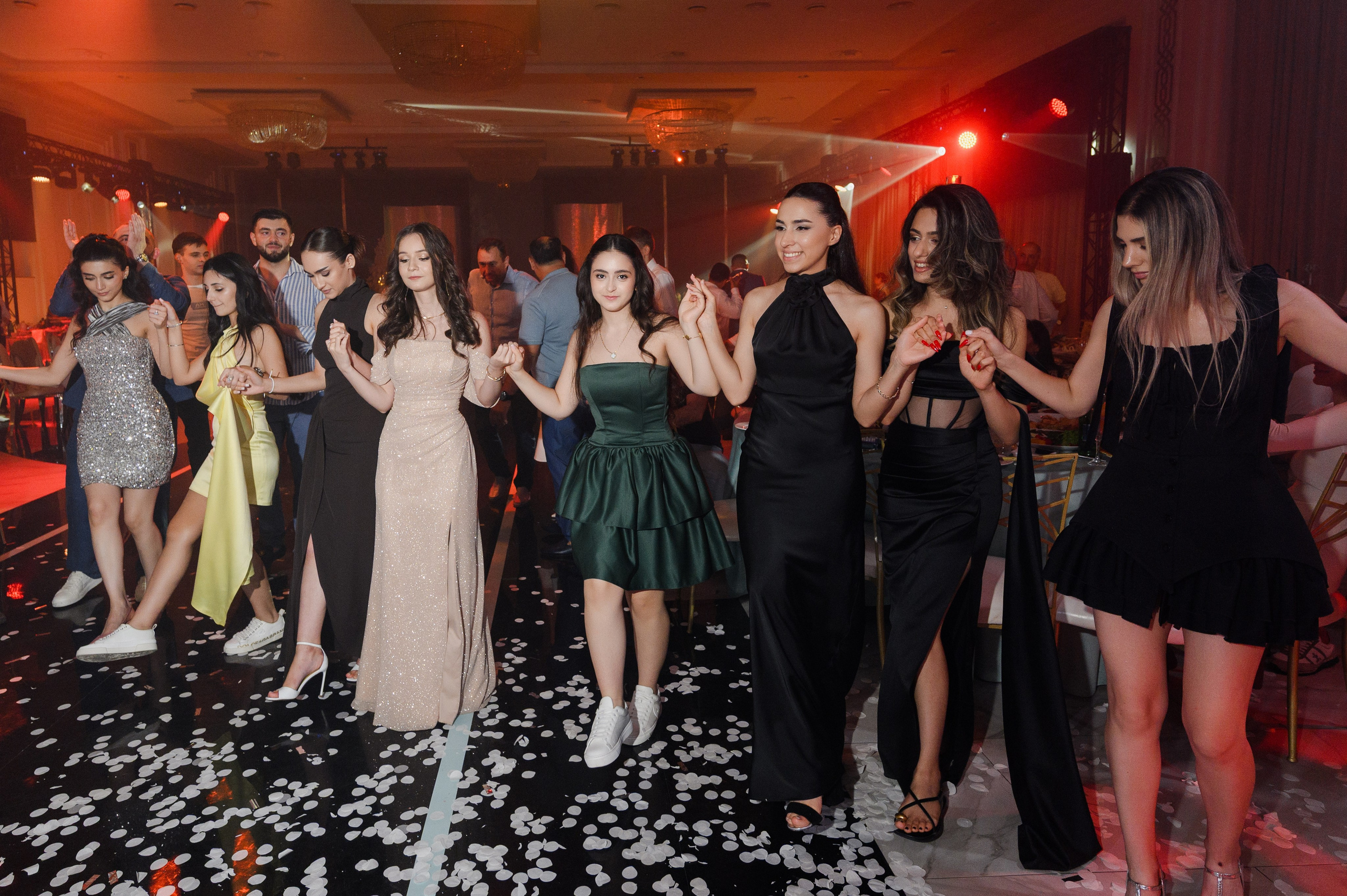 Красивое сватовство со звездами в Сид Холе в Пятигорске! ТВИНС СТУДИО. ТВИНС СТУДИО — лучшие свадебные фотографы и видеографы в Краснодаре