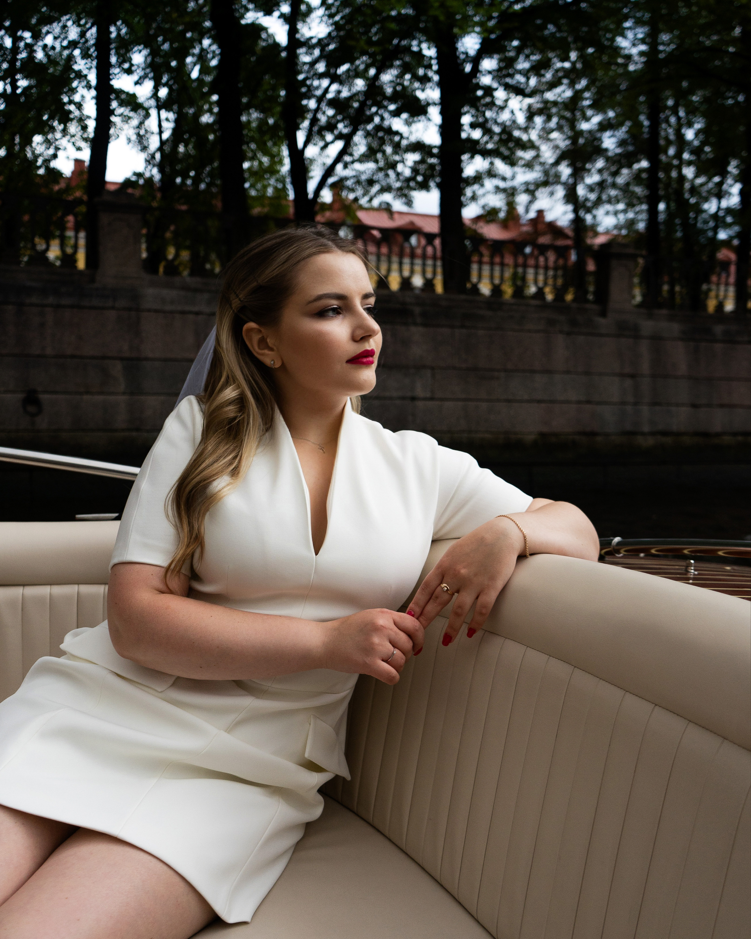 Девичник на катере. Портретный фотограф Санкт-Петербург Зикс Елизавета