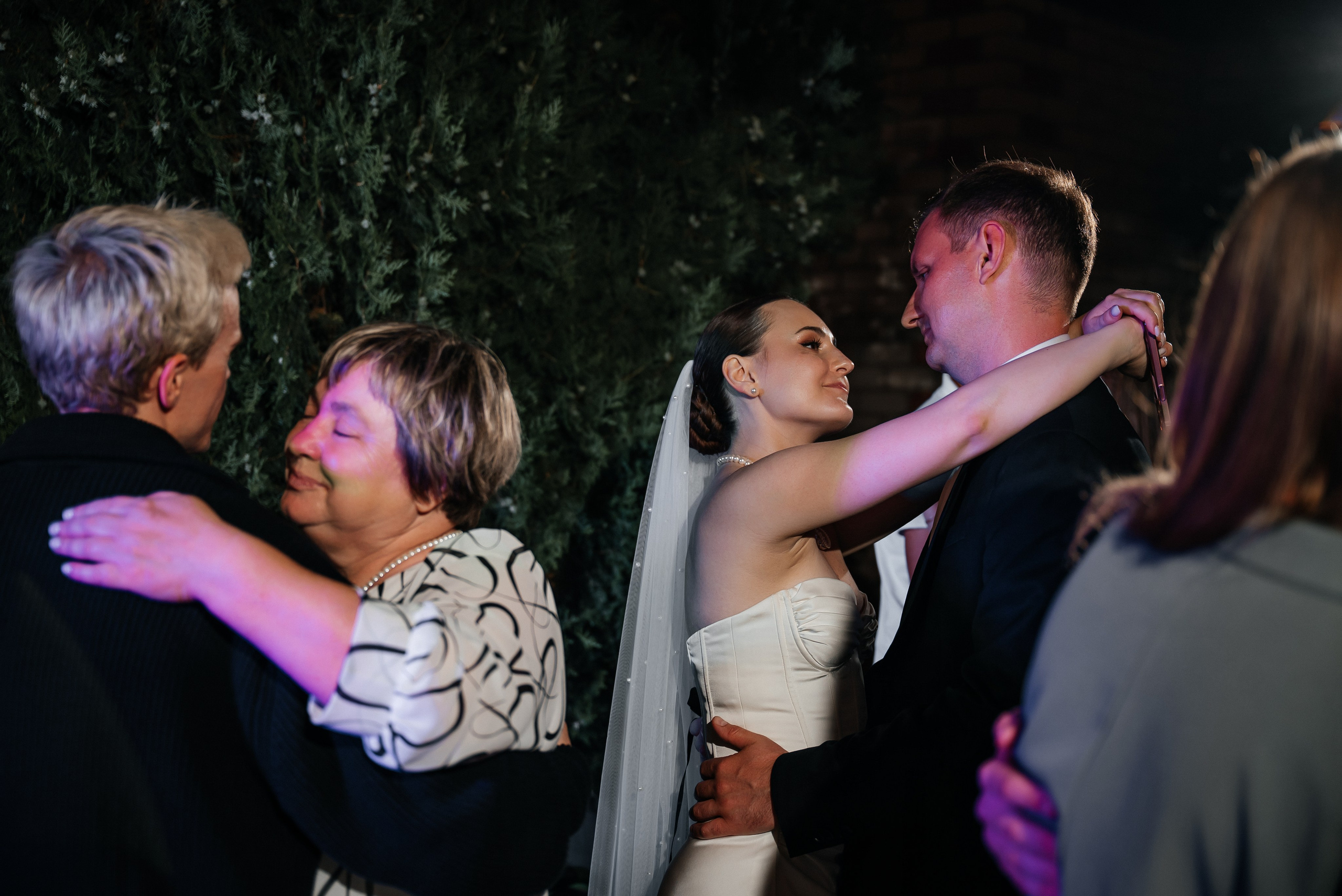 «Свадьба Даши и Артема». Школьный фотограф в Валуйках. Фотосессии для выпускников и изготовление выпускных альбомов в городе Валуйки и в Белгородской области