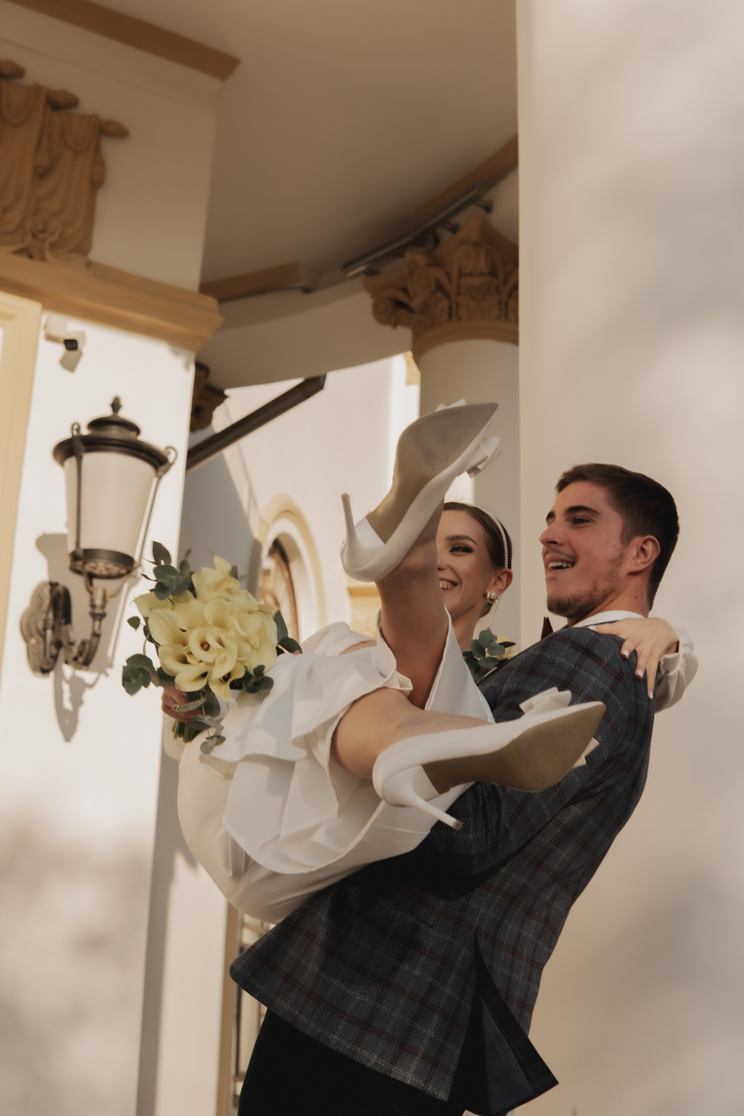 Свадебная прогулка. Мы тонем в лучах нежных объятий. Свадебный и портретный фотограф в Москве, Светлана Янковая