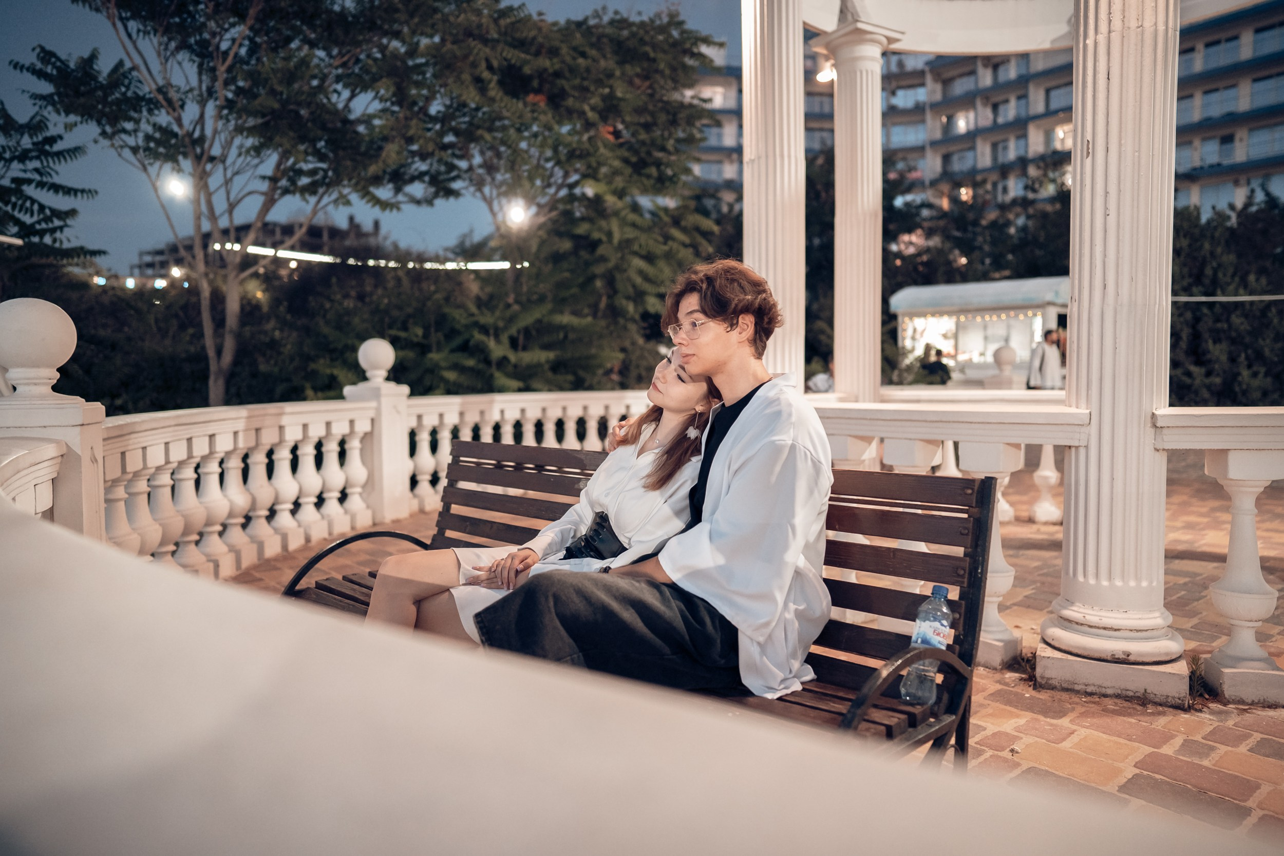 Романтическая фотоистория на закате пляжа Аквамарин. Церковный фотограф Севастополь