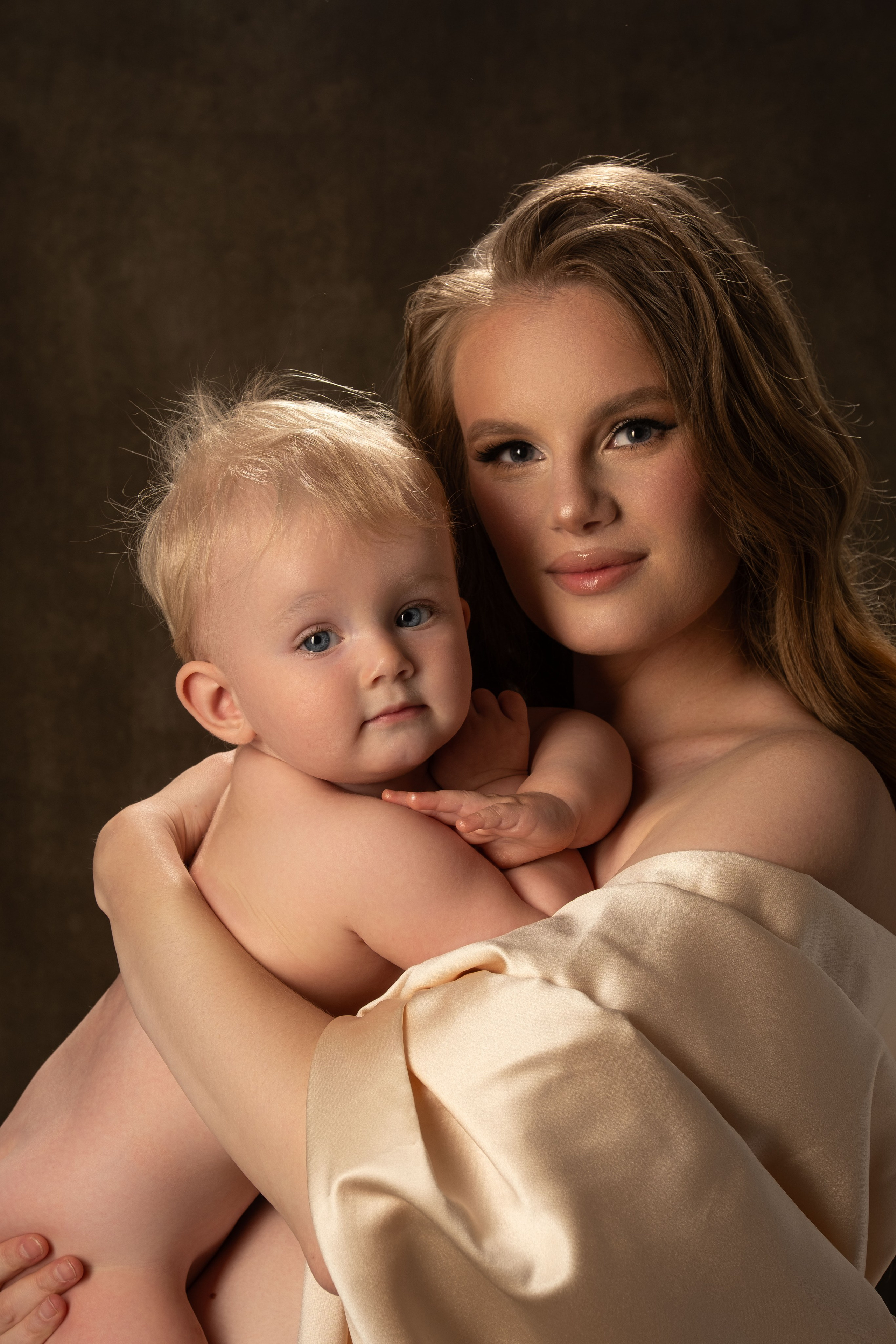 Семейные студийные фотосессии, дни рождения. Фотограф беременности Демочкина Елена