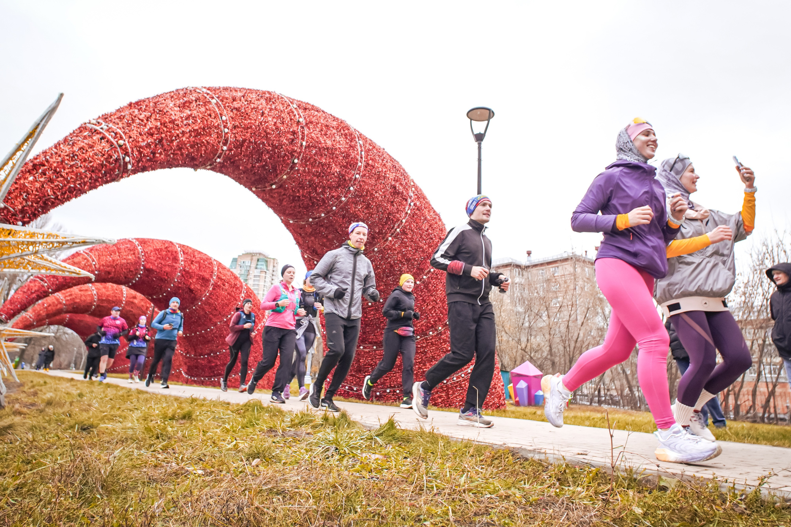 #марафонудома #яuzarun 2024 2-я петля, группа 6:30. Роман Капилюшов. Бег. Фото. Видео. г. Люберцы