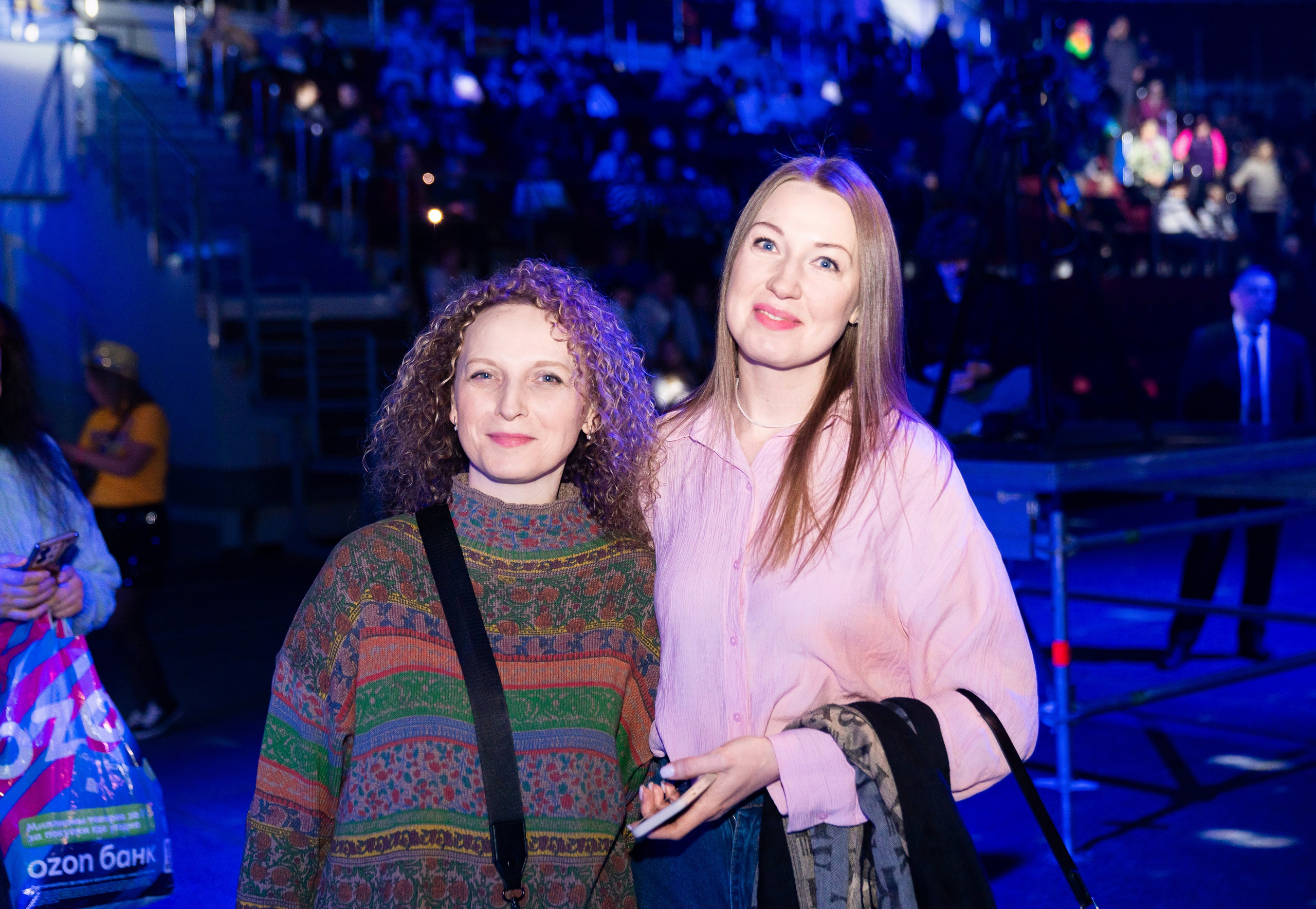 КСК Арена-Концерт Светланы Разиной (Мираж), день рождение компании Ленремонт. Репортажный, street и urban фотограф в Санкт-Петербурге Мальцев Евгений