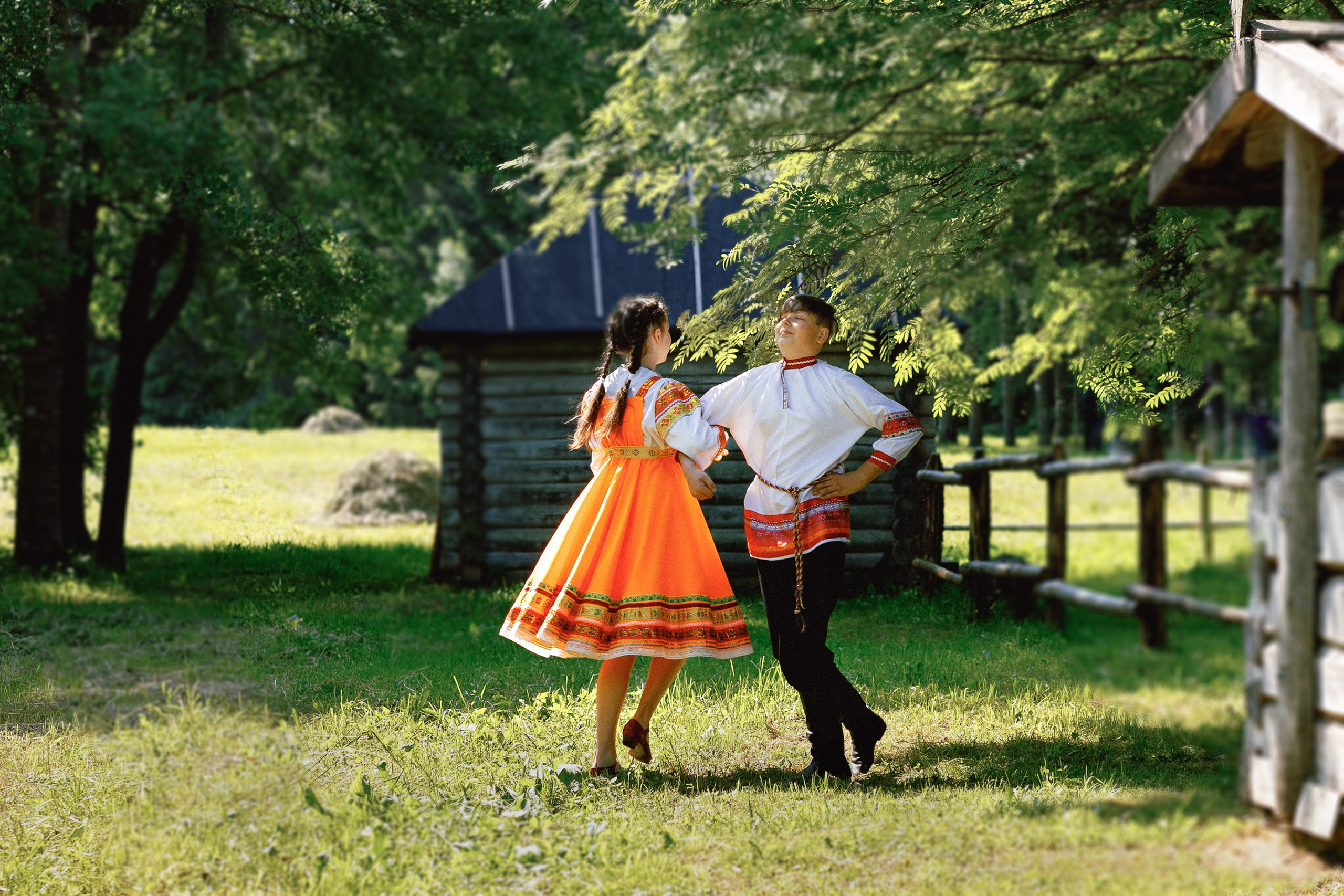 Детская фотосессия в русском стиле на природе