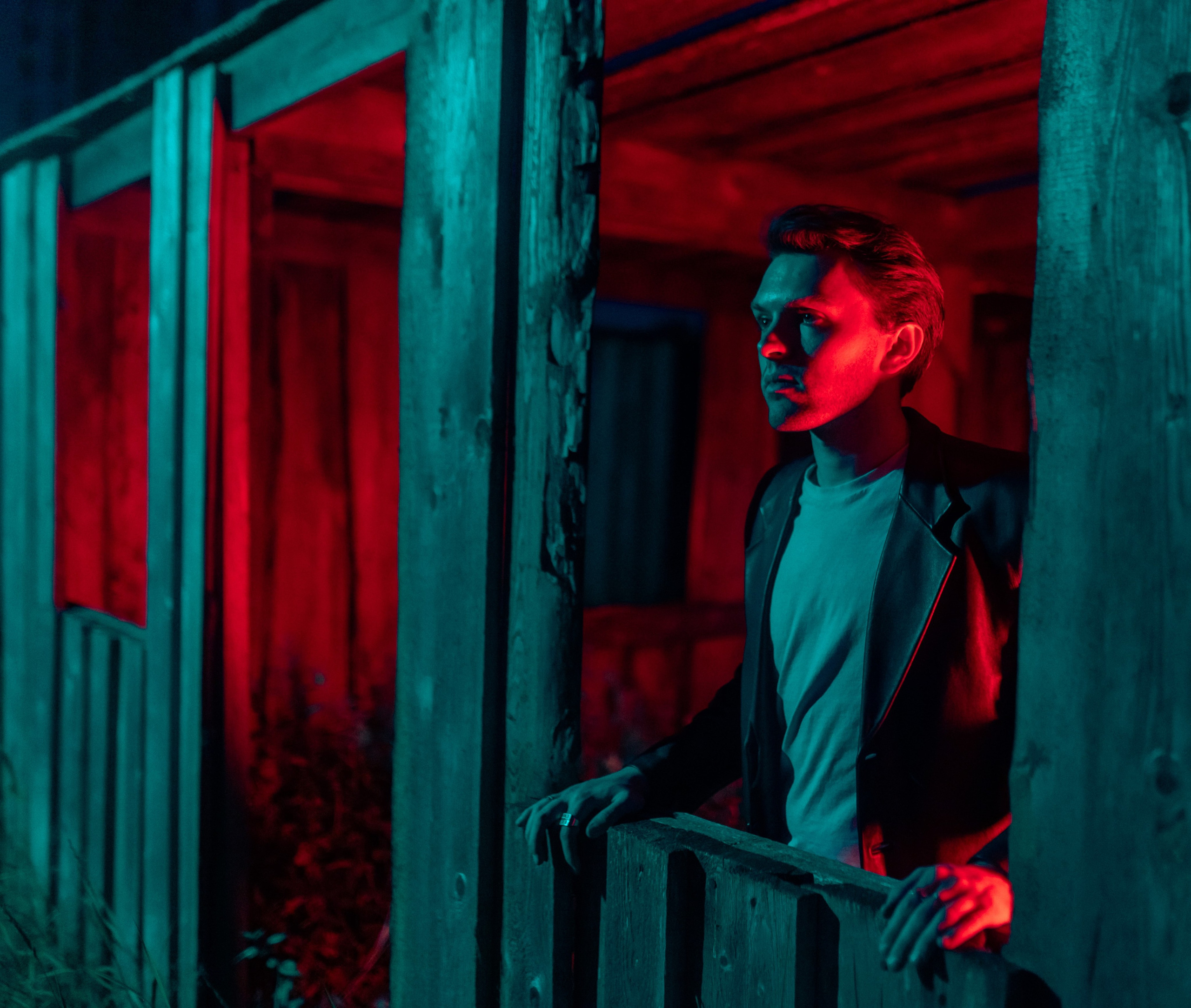 Faces in the night. Metelevphoto