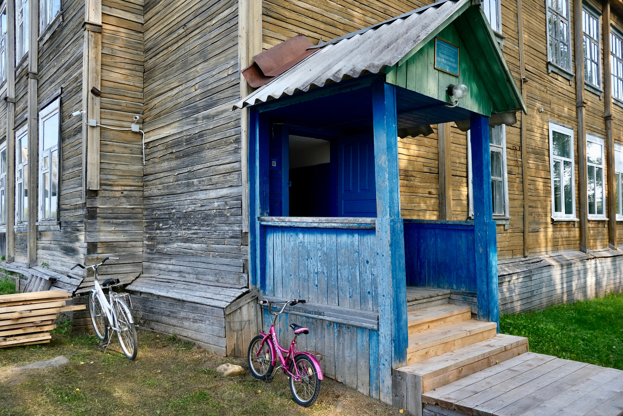 Ольховская школа, поселок Мирный, Вологодская область. Фотограф Евгений Андреев