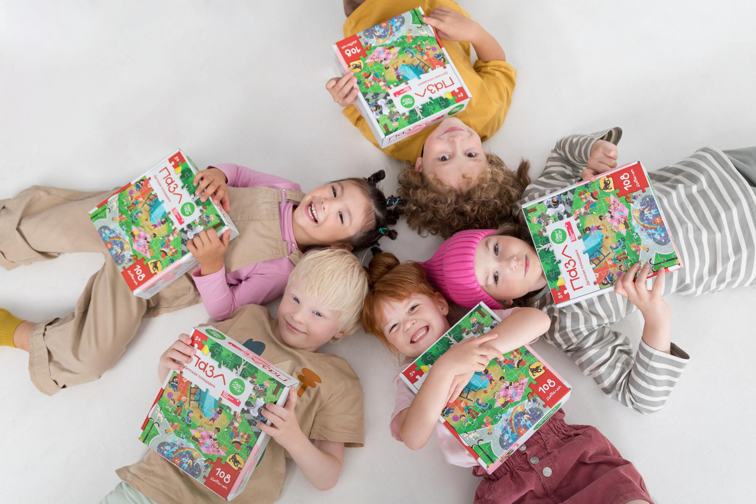 Каталожная съемка в циклораме для бренда детских товаров. Детский и контент фотограф Надя Волкова Санкт-Петербург