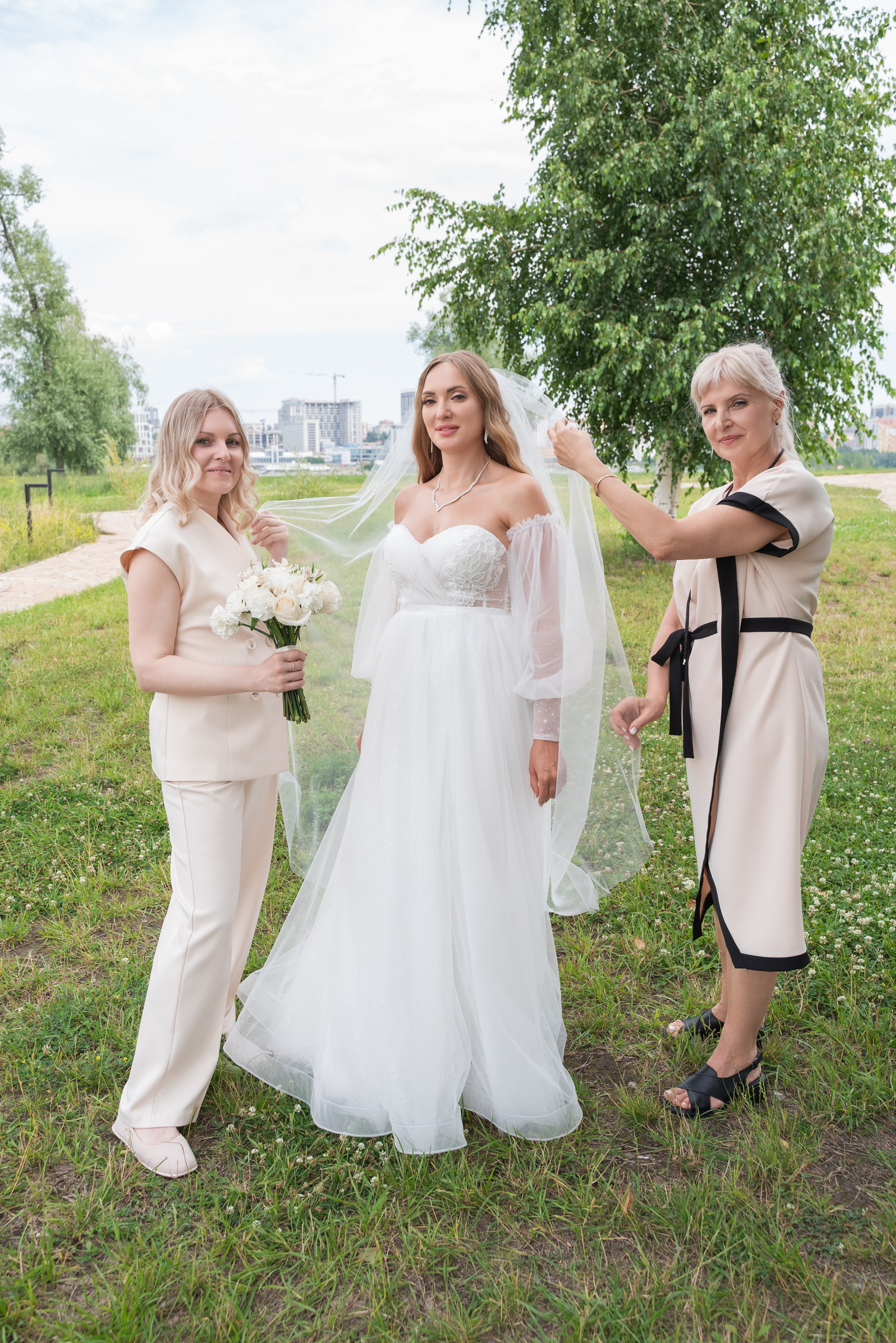 Свадебный фотограф Новосибирск октябрьский загс. Свадебный фотограф Новосибирск Мария Раменская