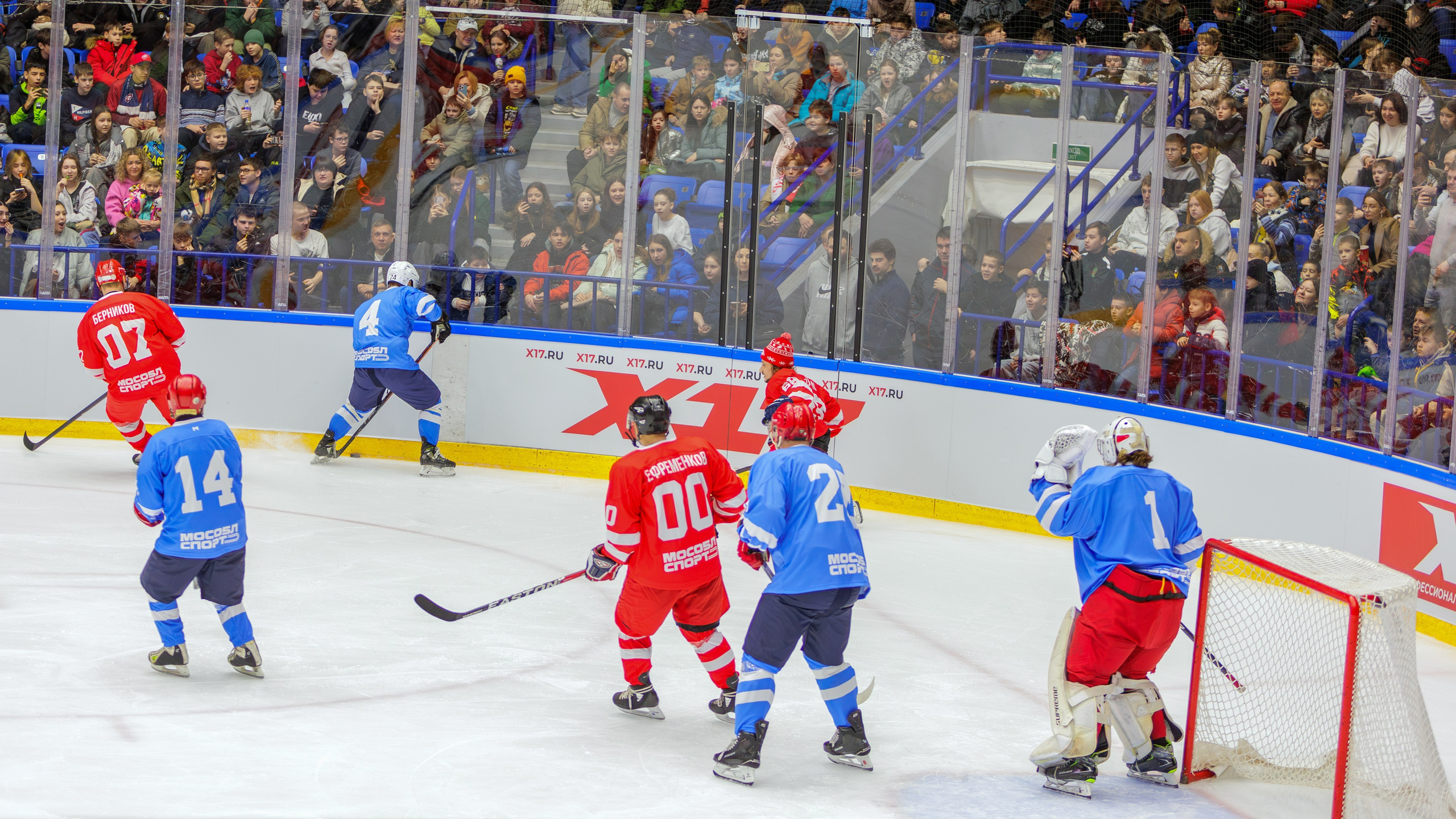 Первый матч Легенд в 2025 году. Выпускные альбомы и школьный фотограф в Подольске, Троицке, Щербинке, Москве и Московской области