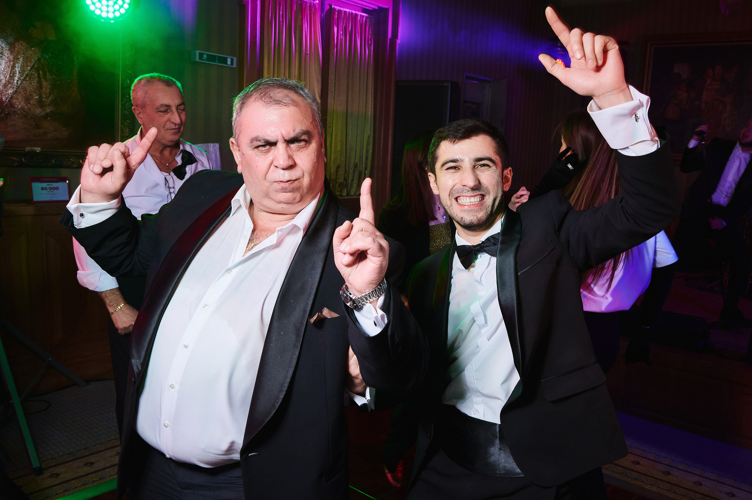 На дискотеке