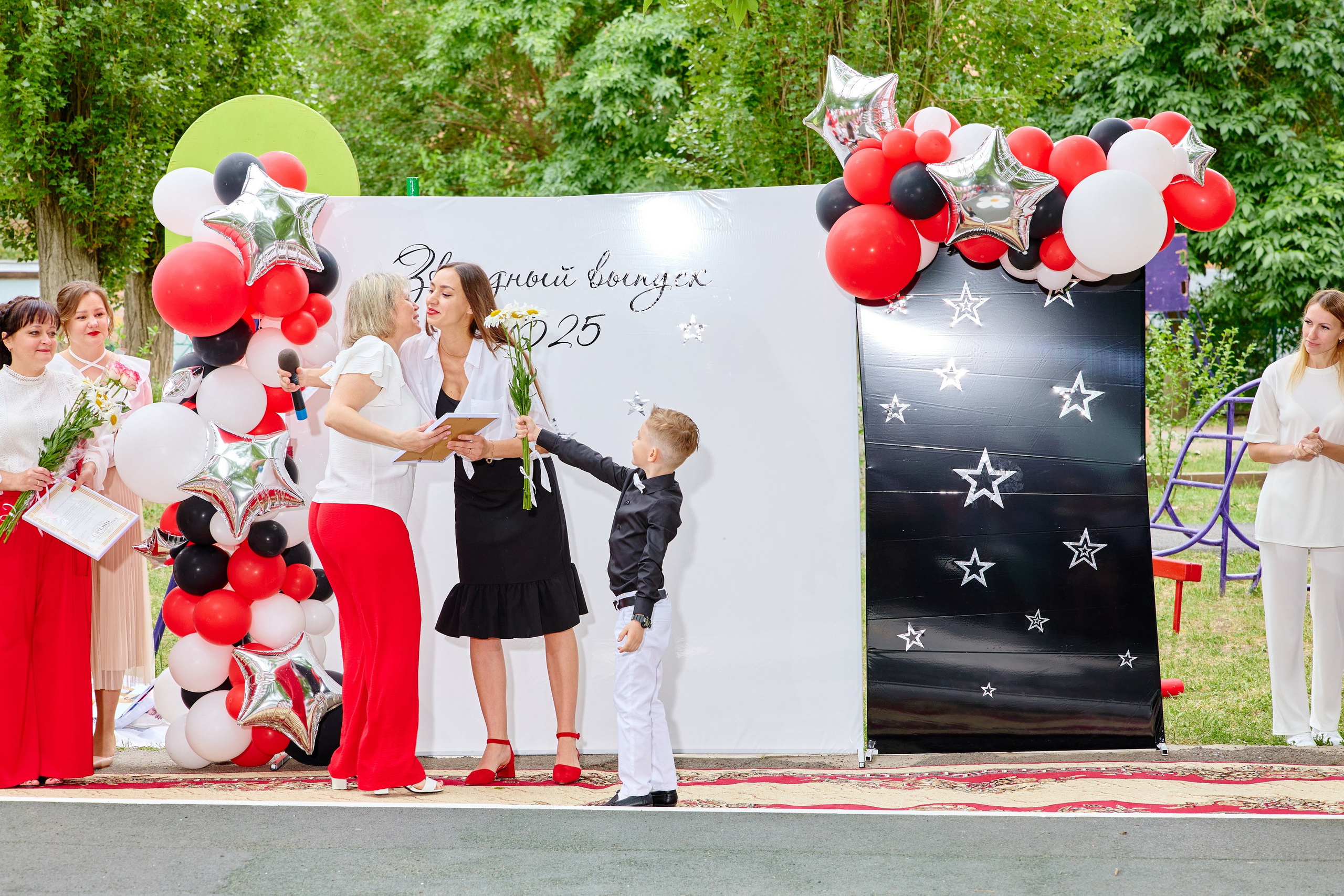 Выпускной 45 сад. Фотограф Выпускные альбомы Таганрог Сергей Коробченко