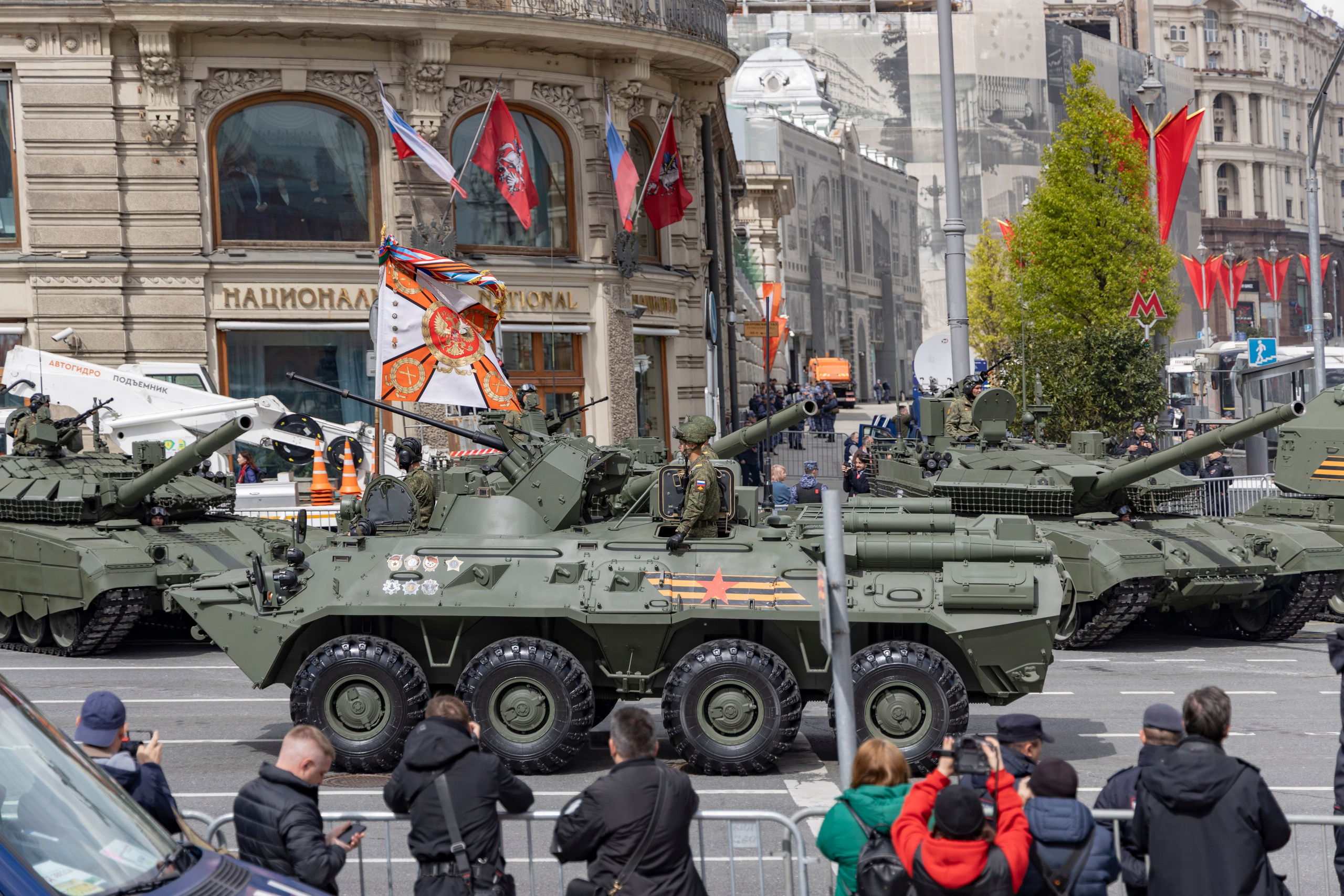 Репетиция парада победы 7 мая 2025 боевая техника. Репортажный, семейный и студийный фотограф в Москве Демин Алексей