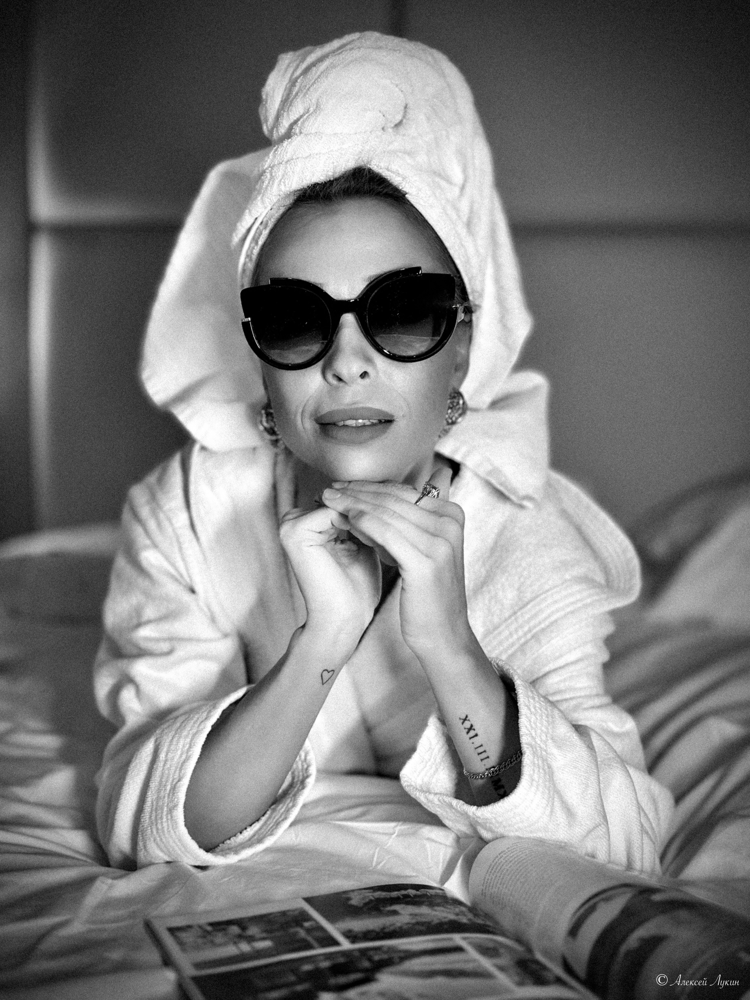 Фотосессия в студии, услуги и цены у профессионального портретного фотографа в СПб. Фотостудия, Портрет, Ню, Будуар, Детская фотосессия. Фотограф Алексей Лукин. Профессиональная фотосъёмка в Санкт-Петербурге. Обработка и Ретушь фотографий