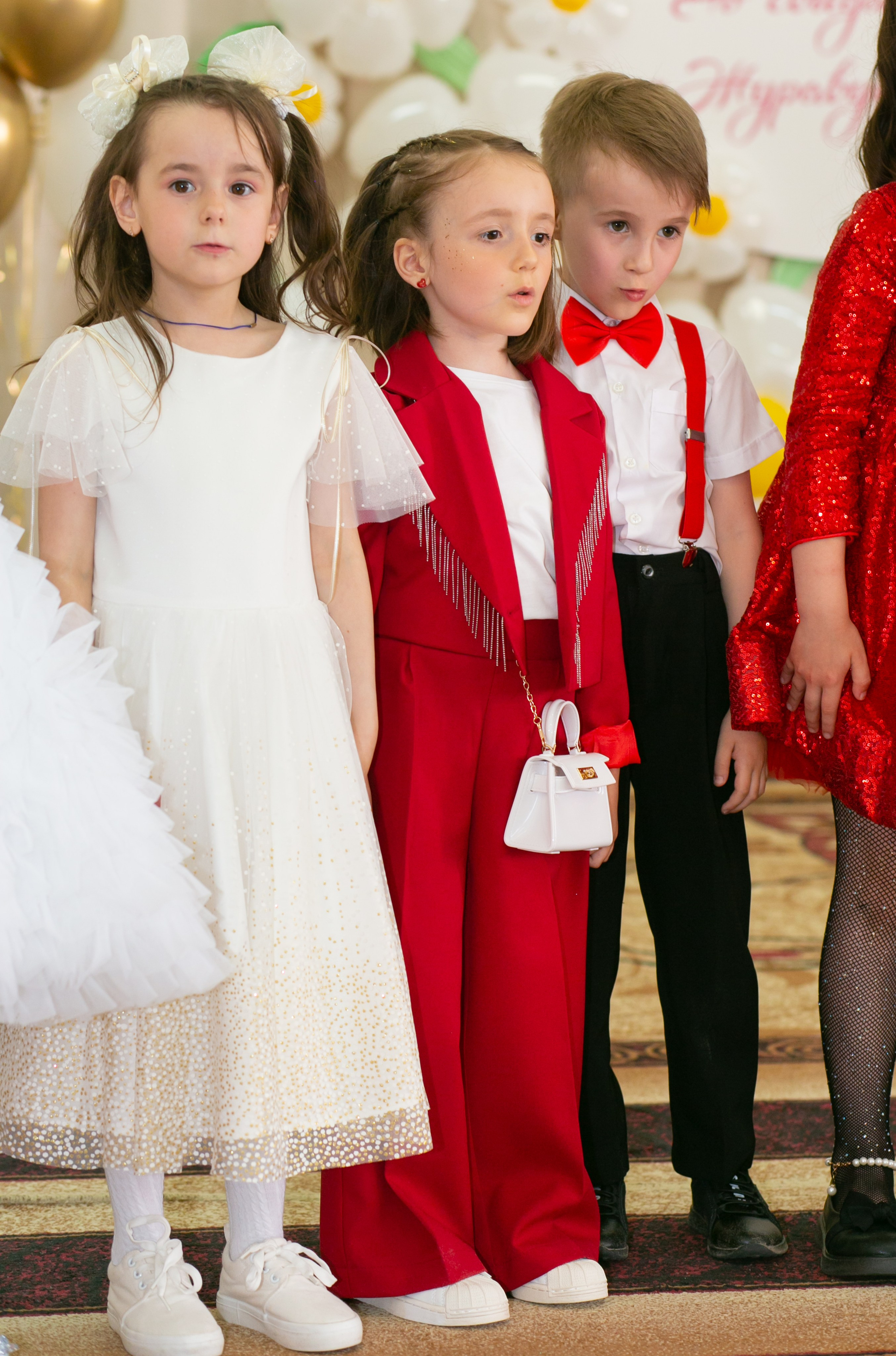 Выпускные и Утренники. Фотограф новорожденных и семейный фотограф НСО г. Бердск Марина Львова