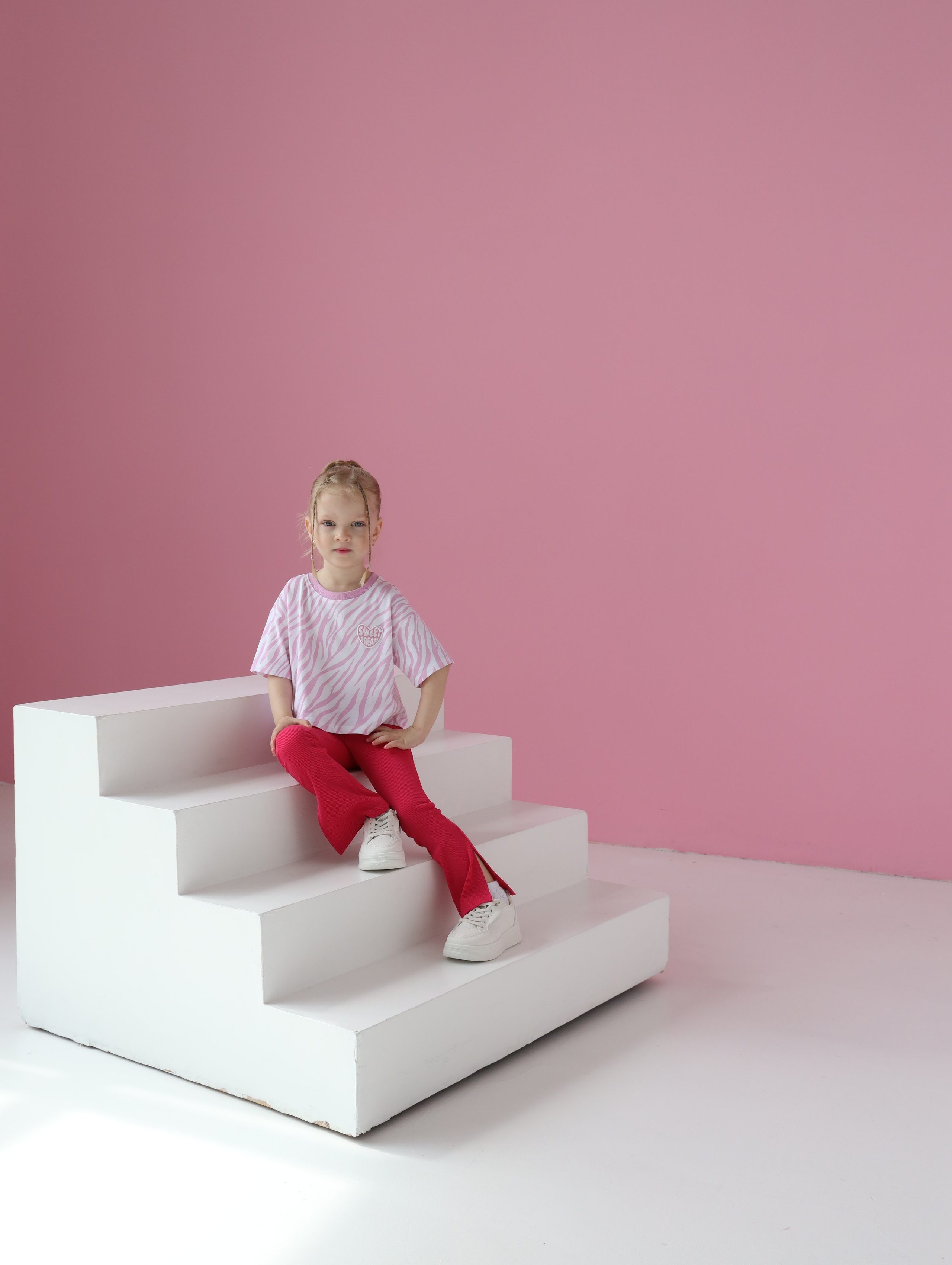 Каталожная съемка детской одежды для маркетплейса. Фотограф в Новосибирске Анна Полторацкая