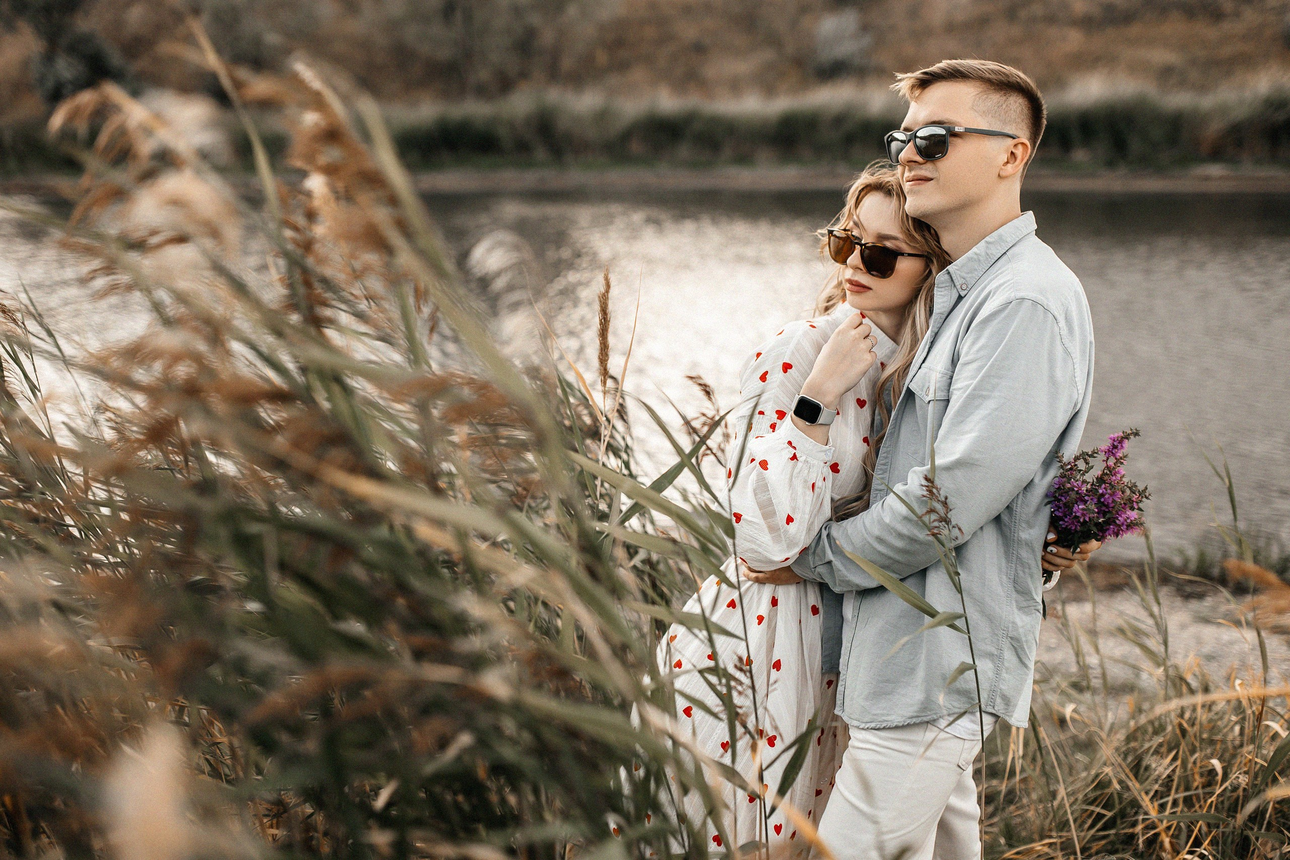 Здравствуйте! Я&nbsp;свадебный фотограф из&nbsp;Ульяновска, работаю в&nbsp;том числе по&nbsp;всей России и&nbsp;с&nbsp;выездом за&nbsp;границу. Снимаю свадьбы, lovestory, корпоративы, светский репортаж. Провожу обучение по&nbsp;фотографии, мастер-классы и&nbsp;воркшопы для других фотографов.