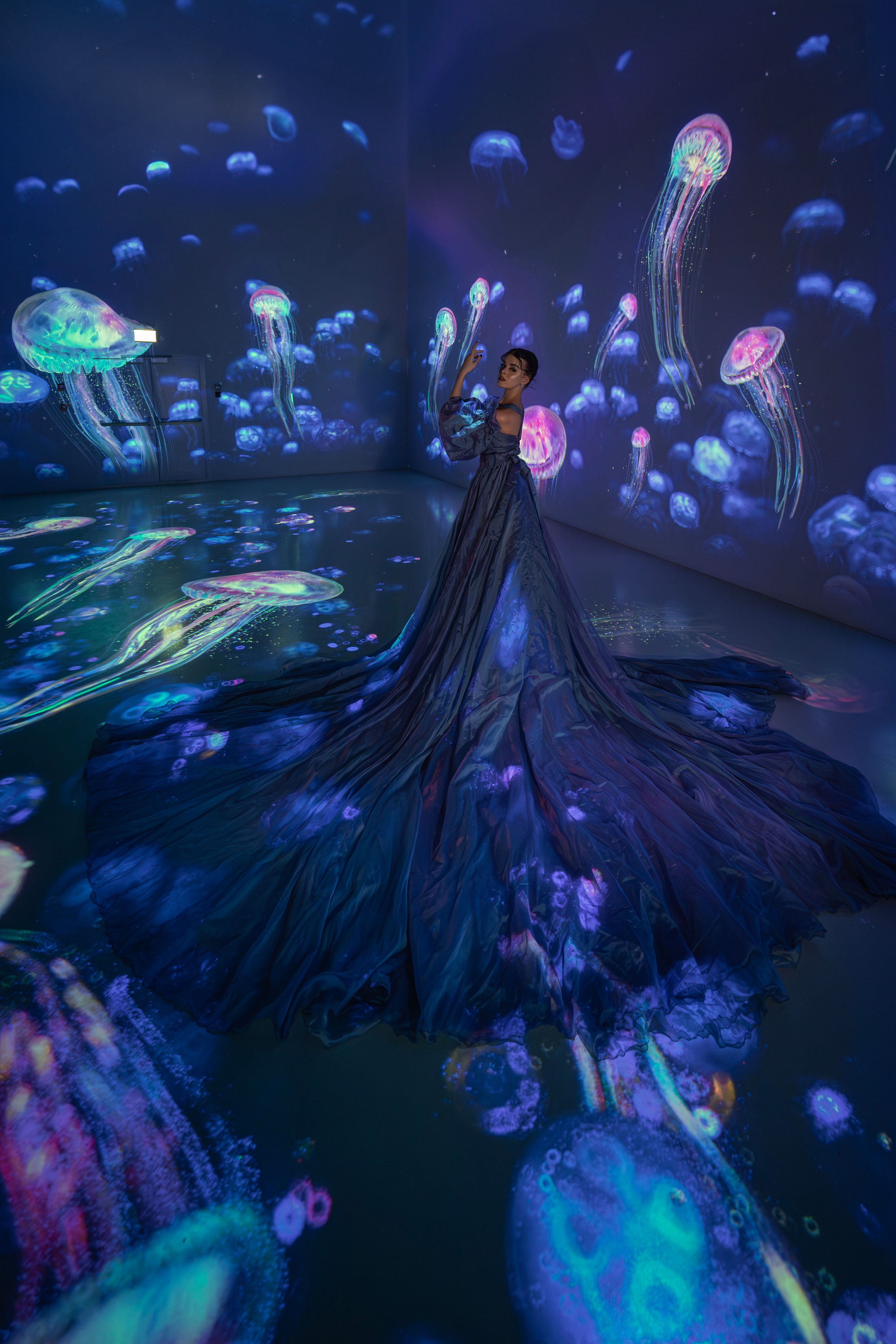 Интерактивная выставка. Фотограф Айгуль Вишня, съёмка в Москве и Санкт-Петербурге