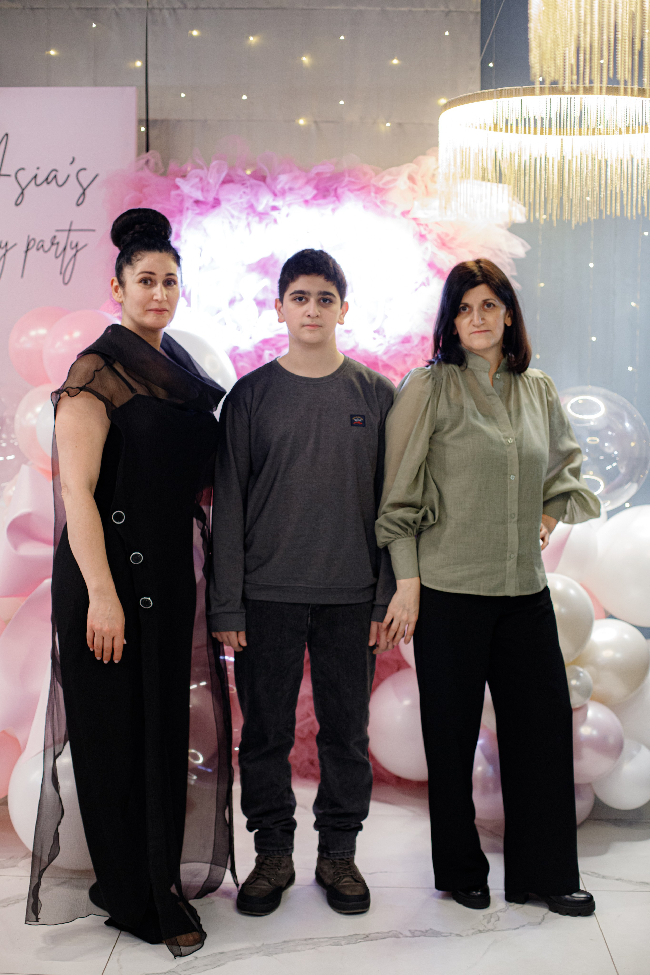 ASIA'S BIRTHDAY PARTY. Photokarish