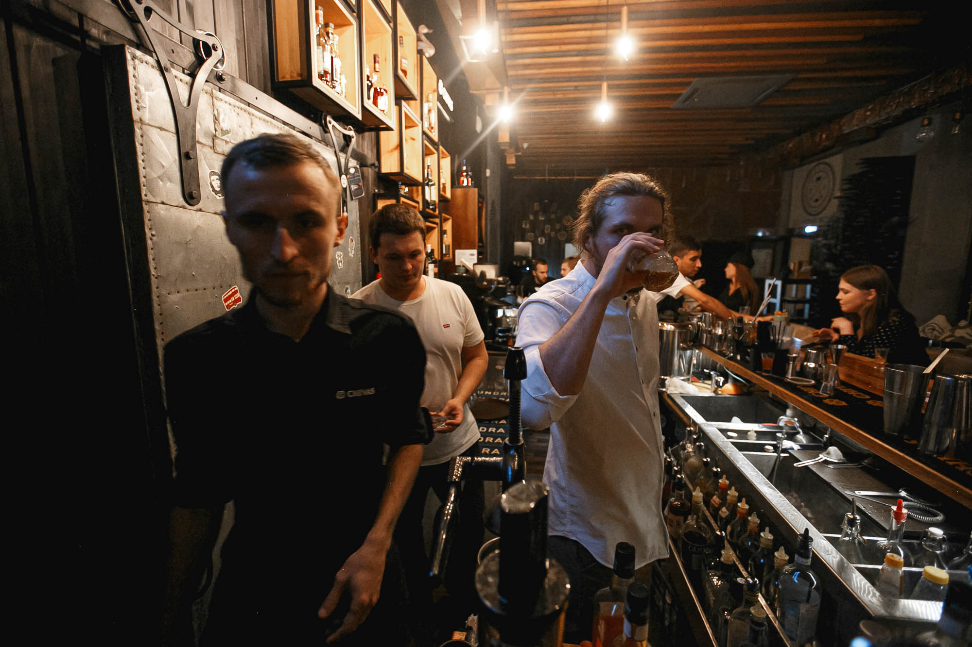 Guest Bartending / Вася и Русик