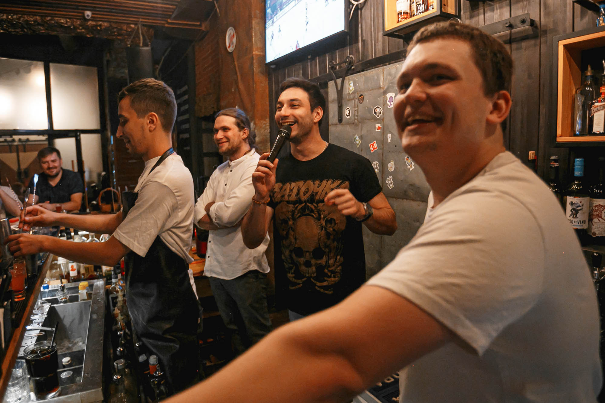 Guest Bartending / Вася и Русик