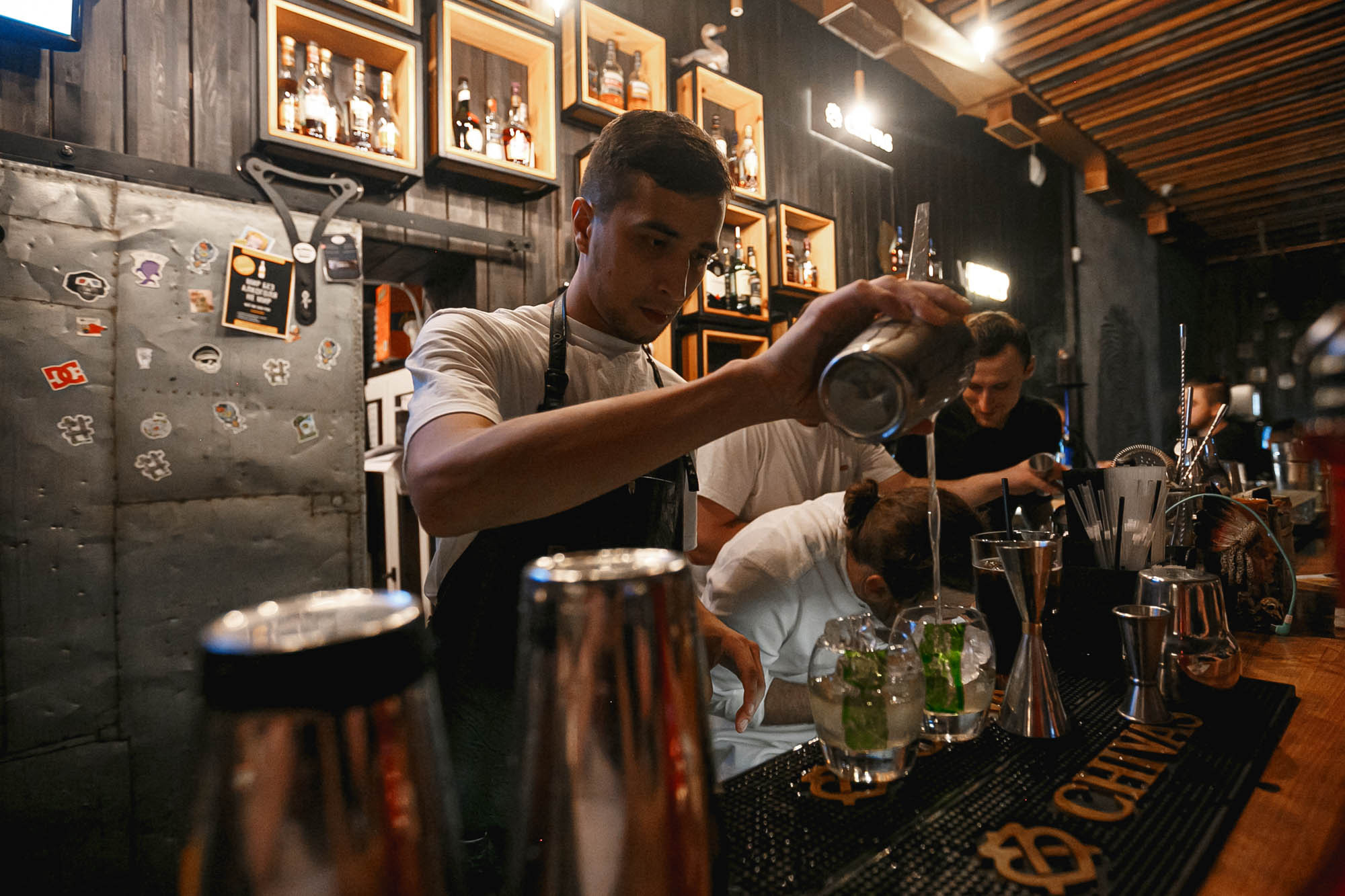 Guest Bartending / Вася и Русик