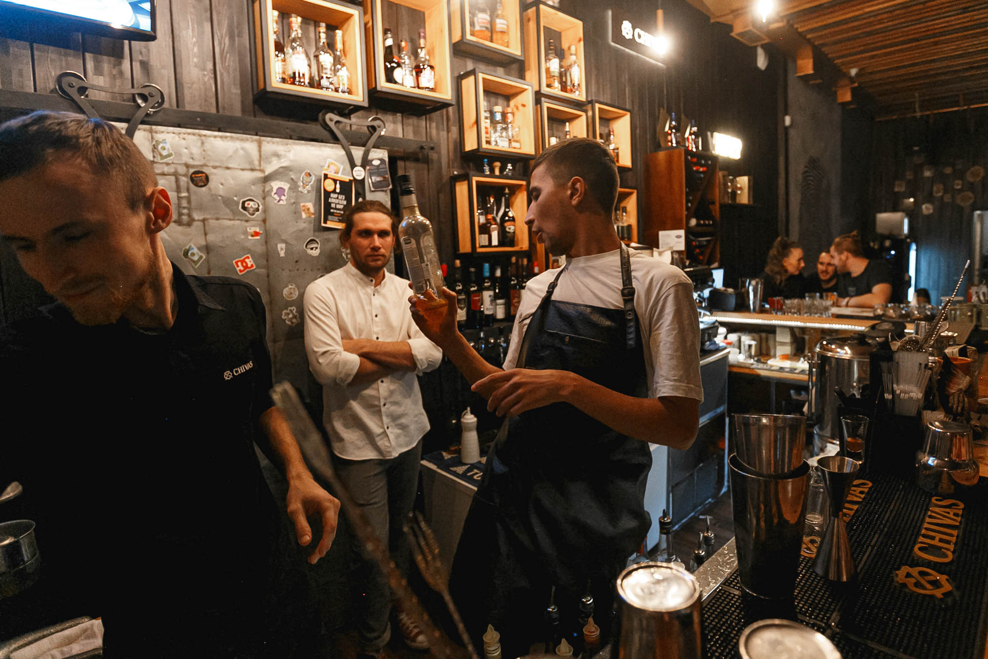 Guest Bartending / Вася и Русик