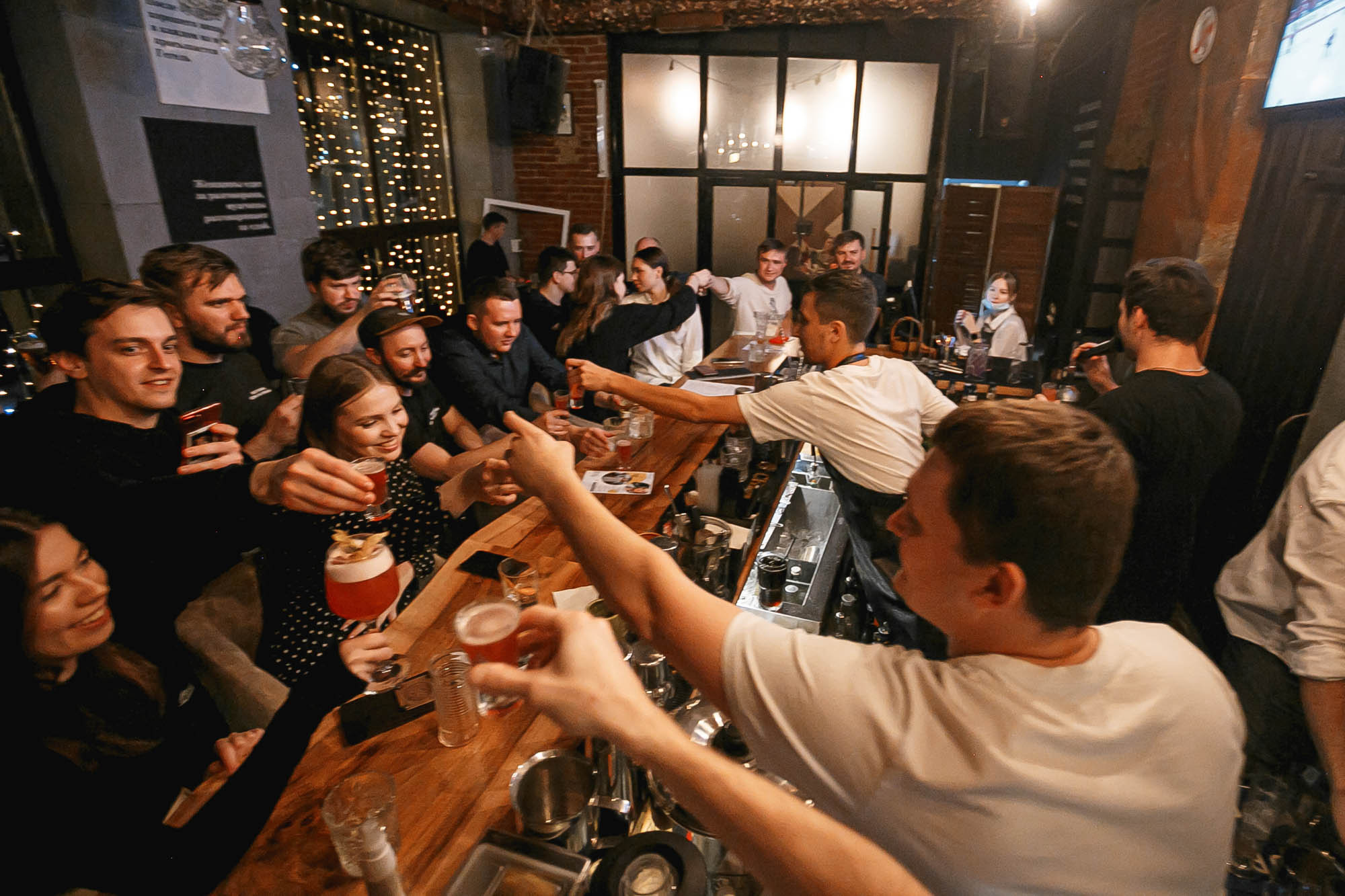 Guest Bartending / Вася и Русик