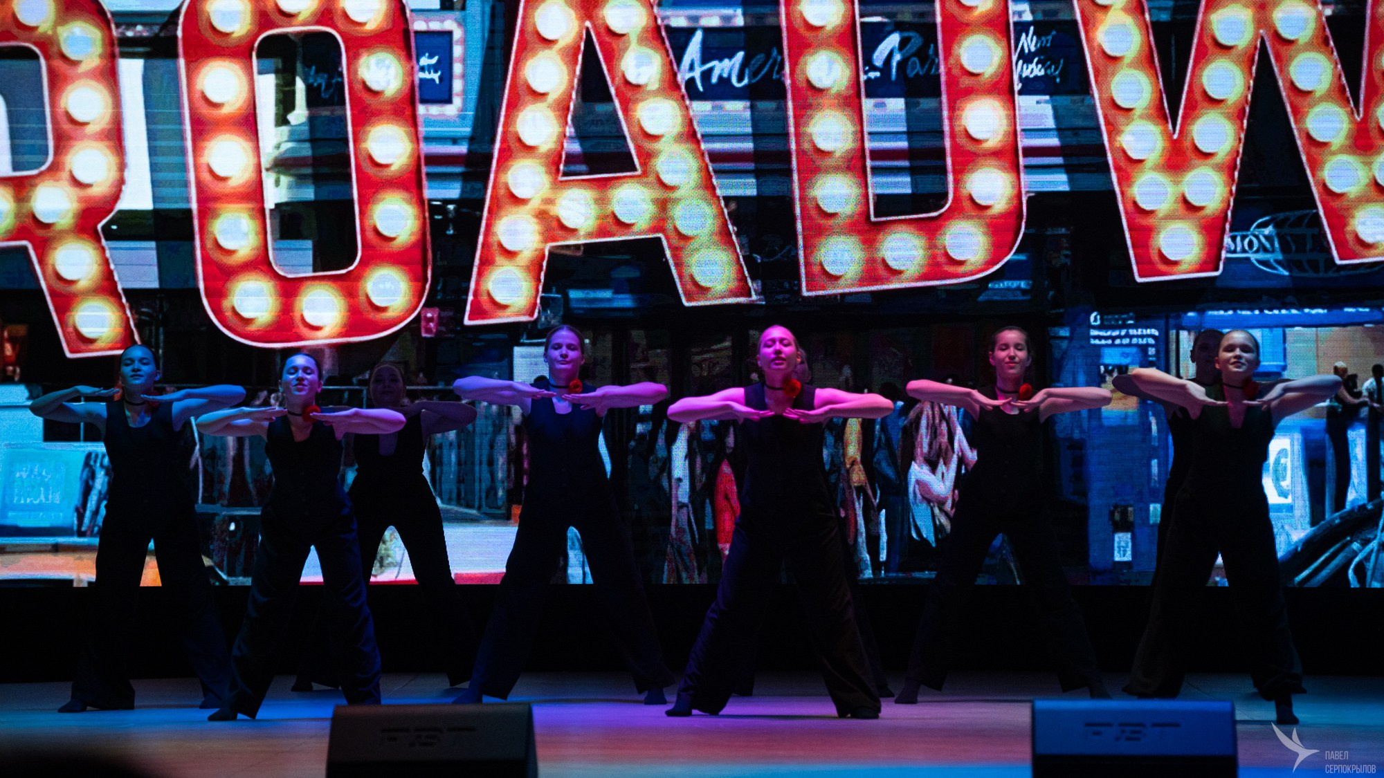 Сольный концерт хореографического ансамбля Аллегро «Сквозь тернии к звездам». Репортажный фотограф в Казани Павел Серпокрылов