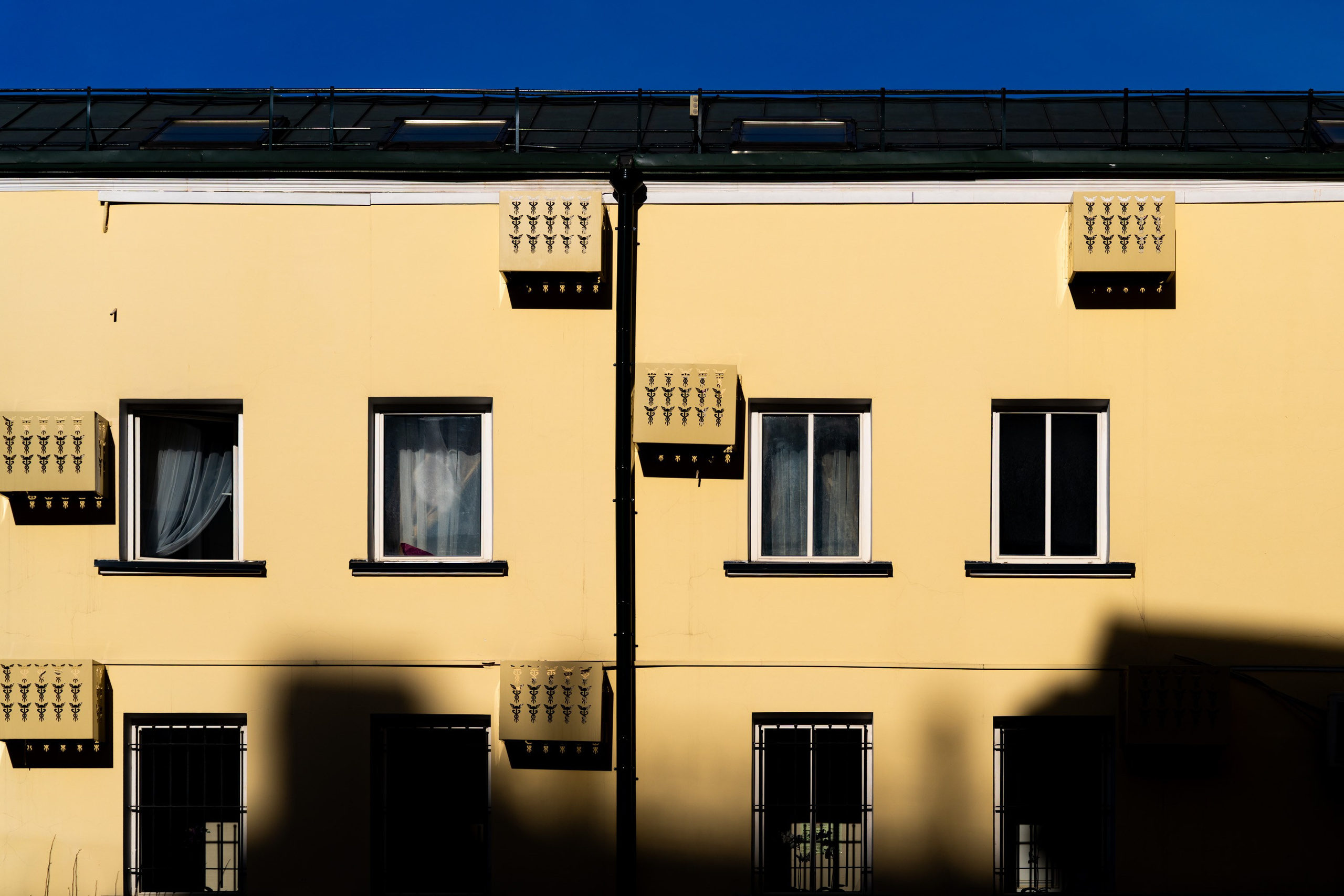 Свет и тень в городе. Фотограф в Москве. Шахабудин