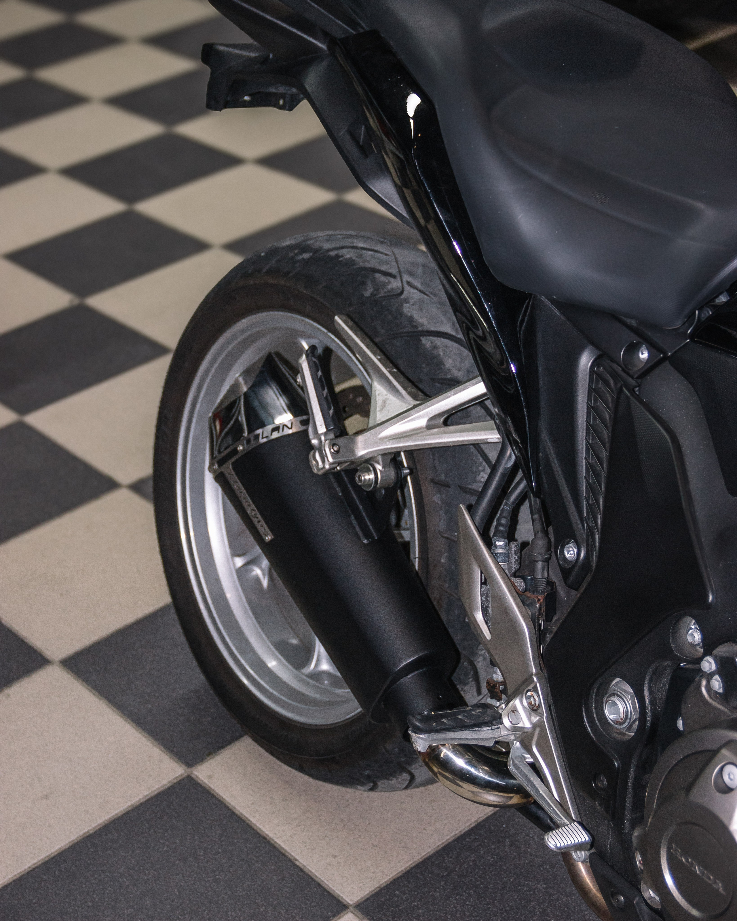 Honda VFR 1200 f muffler custom. ......