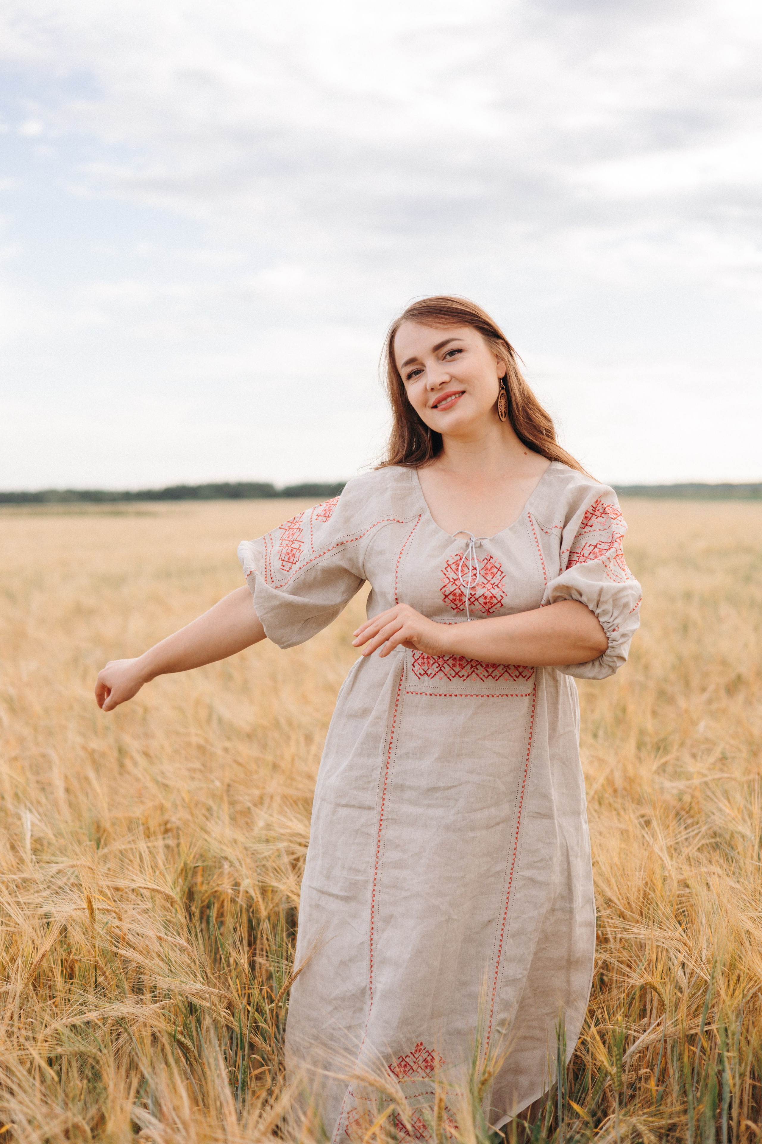 Оксана в пшеничном поле. Ваш фотограф