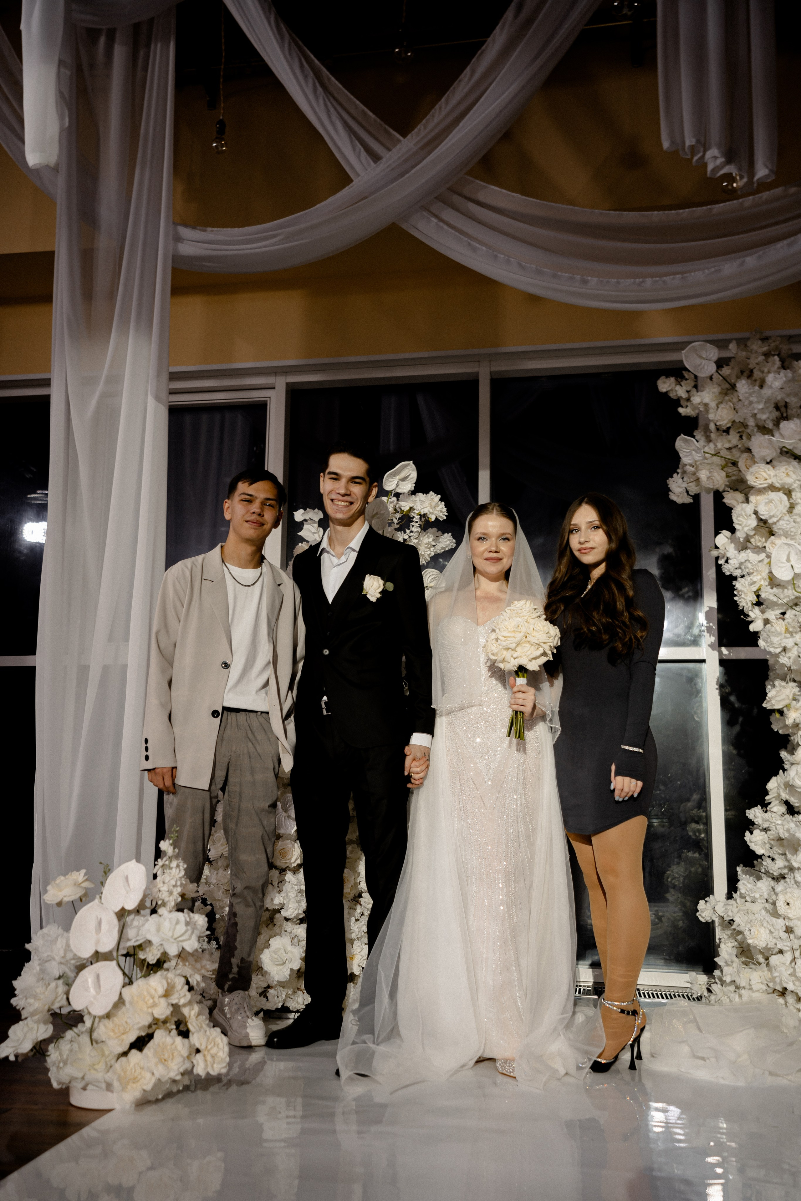 СВАДЕБНАЯ СЬЕМКА СБОРОВ В ОТЕЛЕ И ВЫЕЗД НА ЦЕРЕМОНИЮ (СНЯТО В СИБИРЕ В НИЖНЕВАРТОВСКЕ). Профессиональный фотограф, Санкт-Петербург — Виктория Богомолова