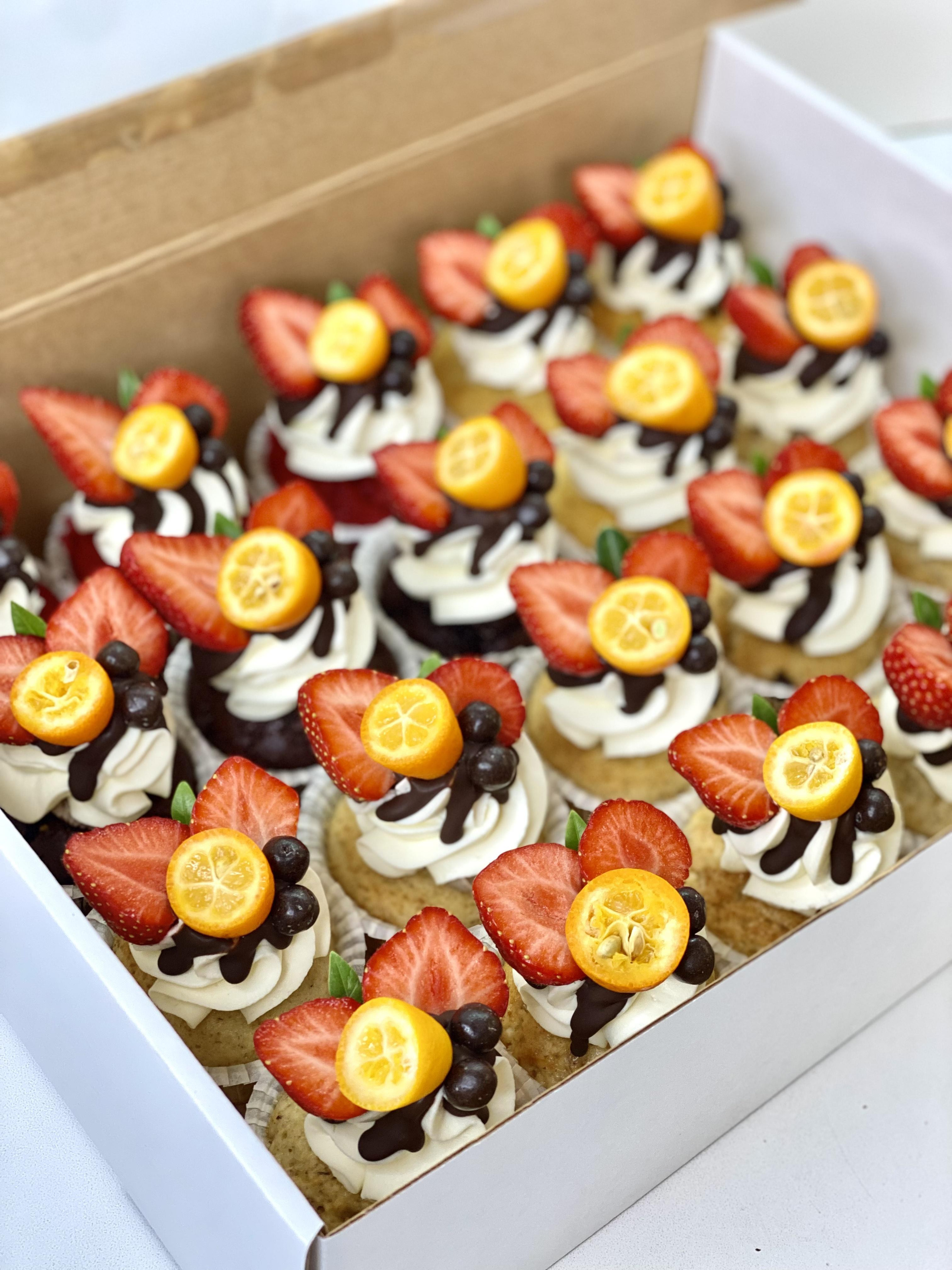 Капкейки фуршетные. Katyasugarsugar капкейки, зефир, торты Москва