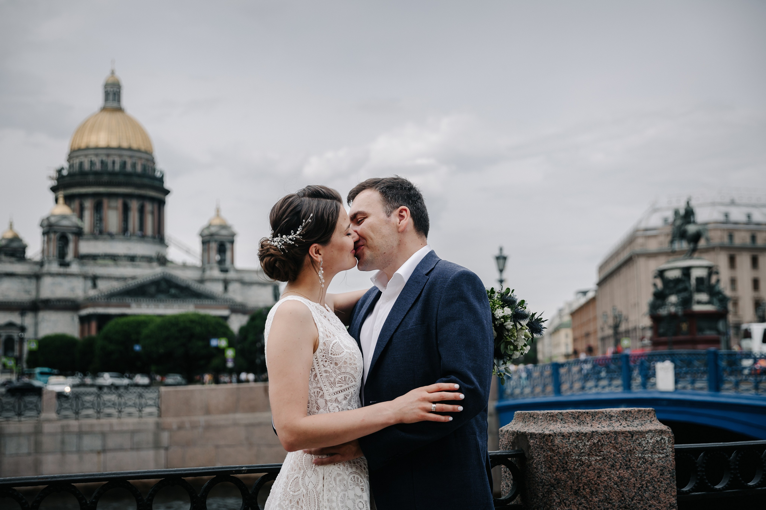 ДВОРЕЦ № 1 | Июль, Исаакиевская площадь. Свадебный фотограф в Санкт-Петербурге Полина Корзухина