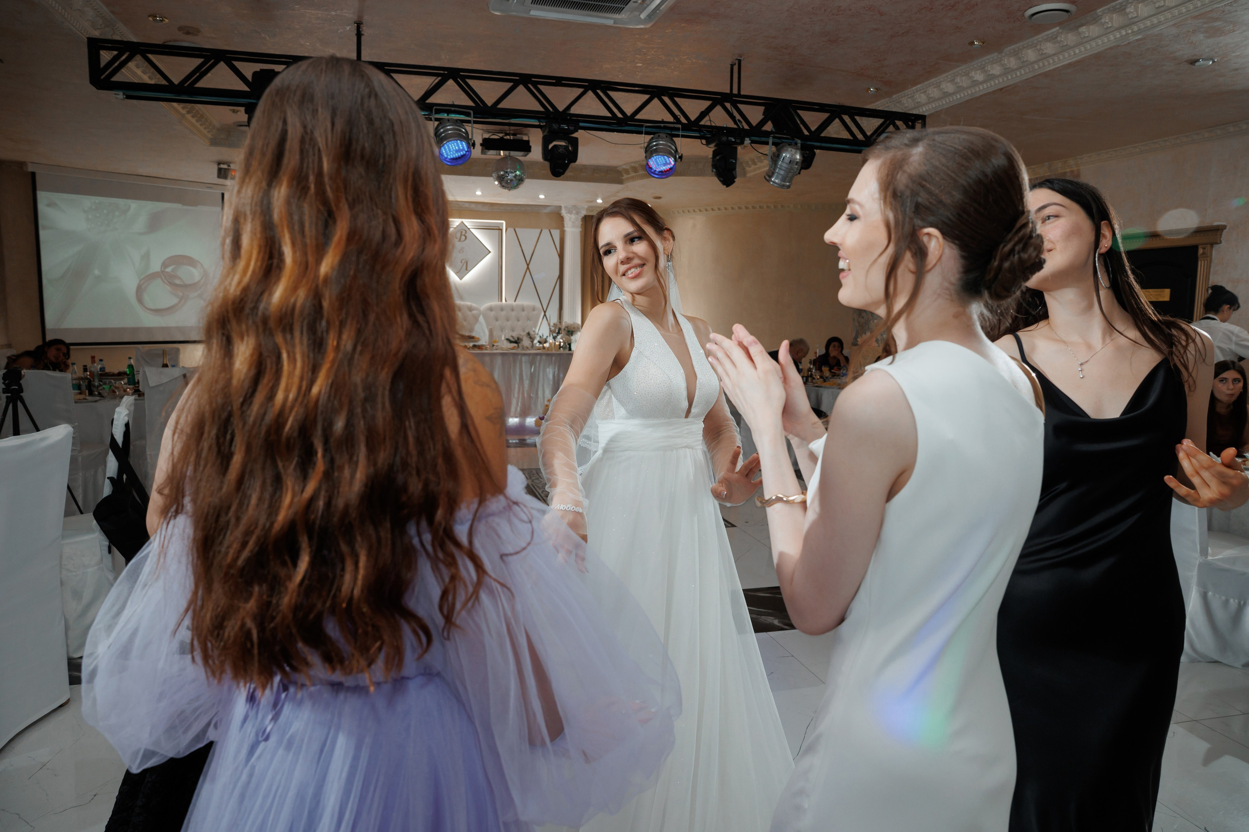 ЗАГС Бутово и Остафьево. Свадебный и репортажный фотограф (Москва, Королев и другие)