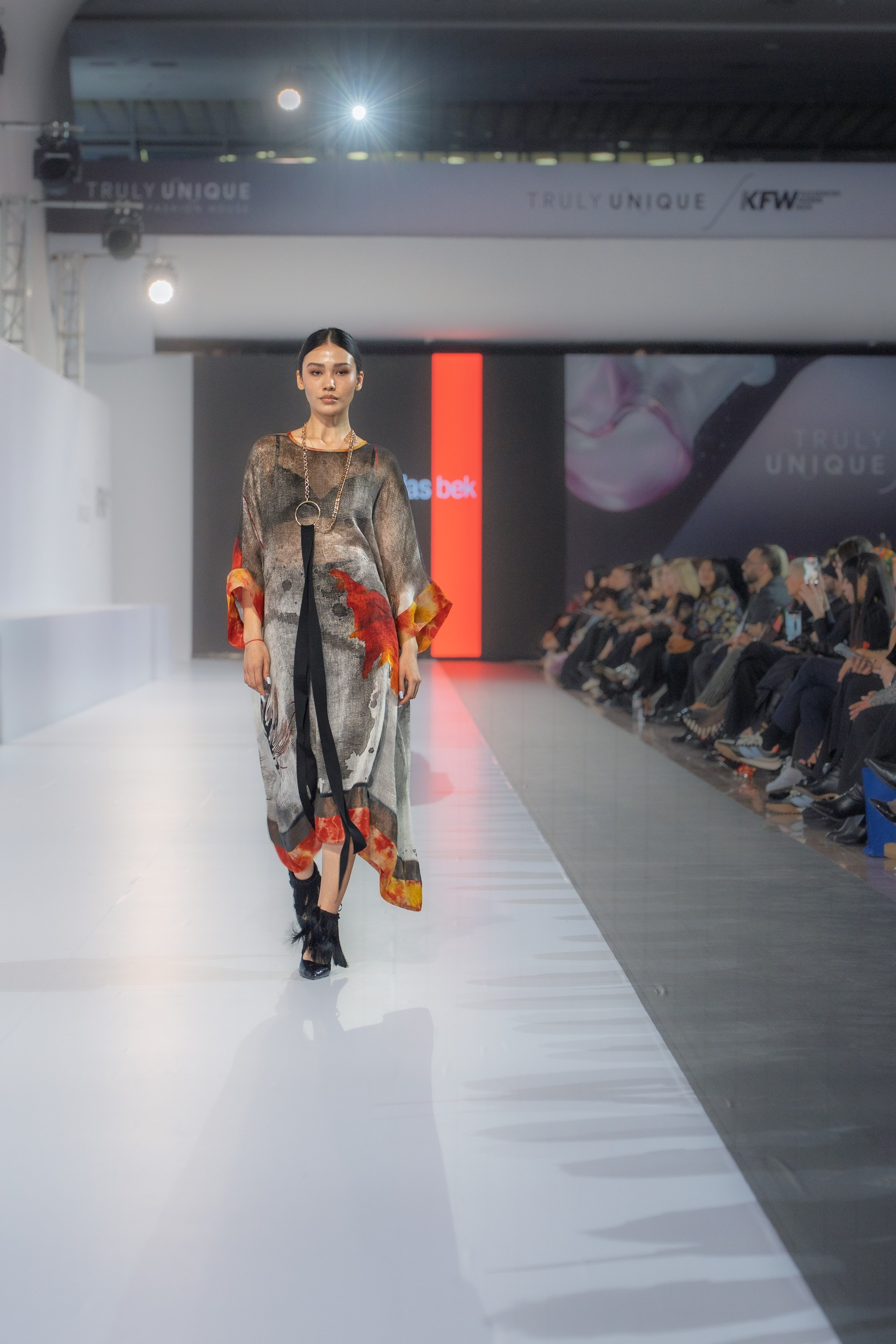 Yerlan Zholdasbek. Сайт Алматинского НЮ АРТ, будуар и фэшн фотографа Дениса Карпенко