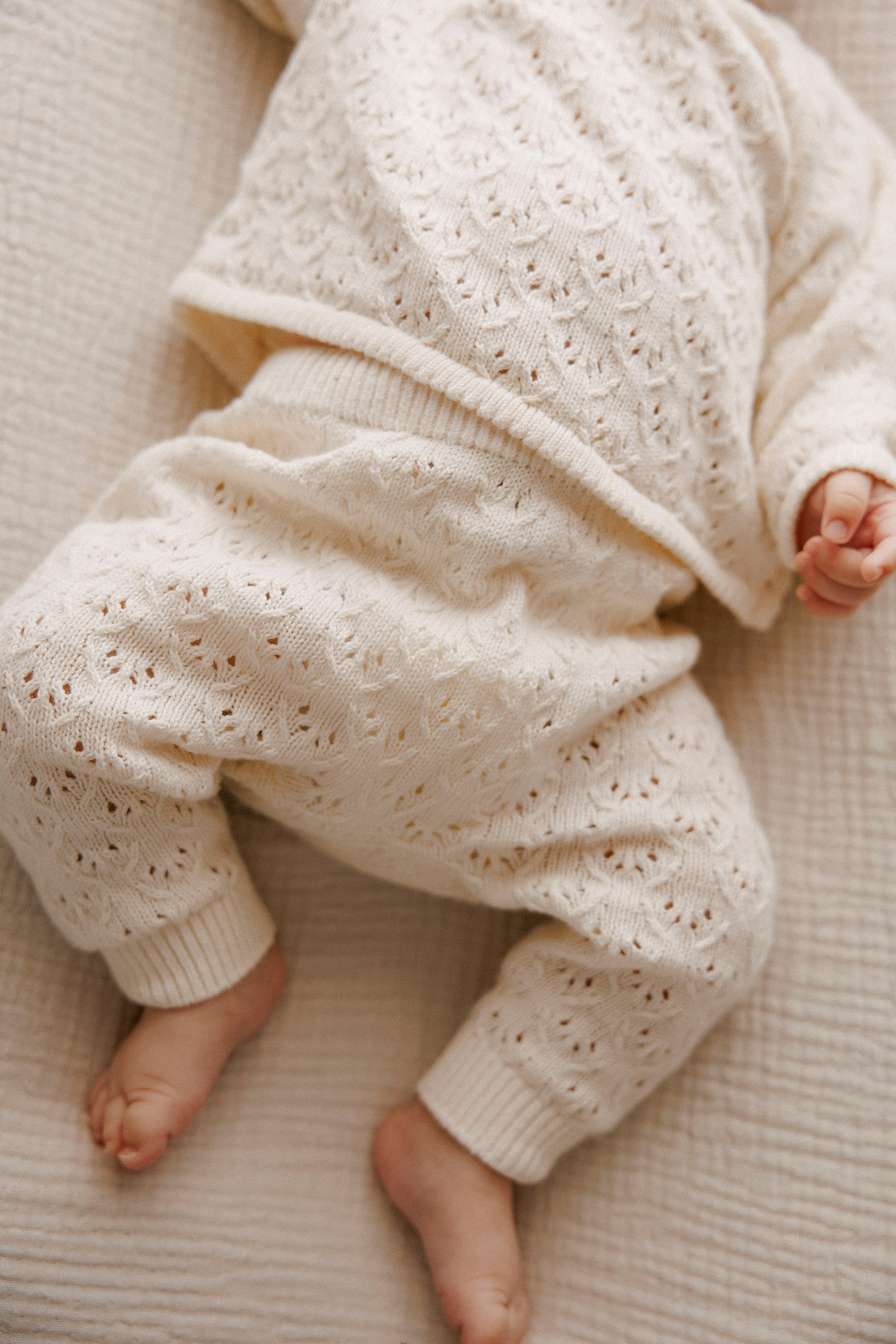 New born family photoshoot at home. Wedding and family photographer