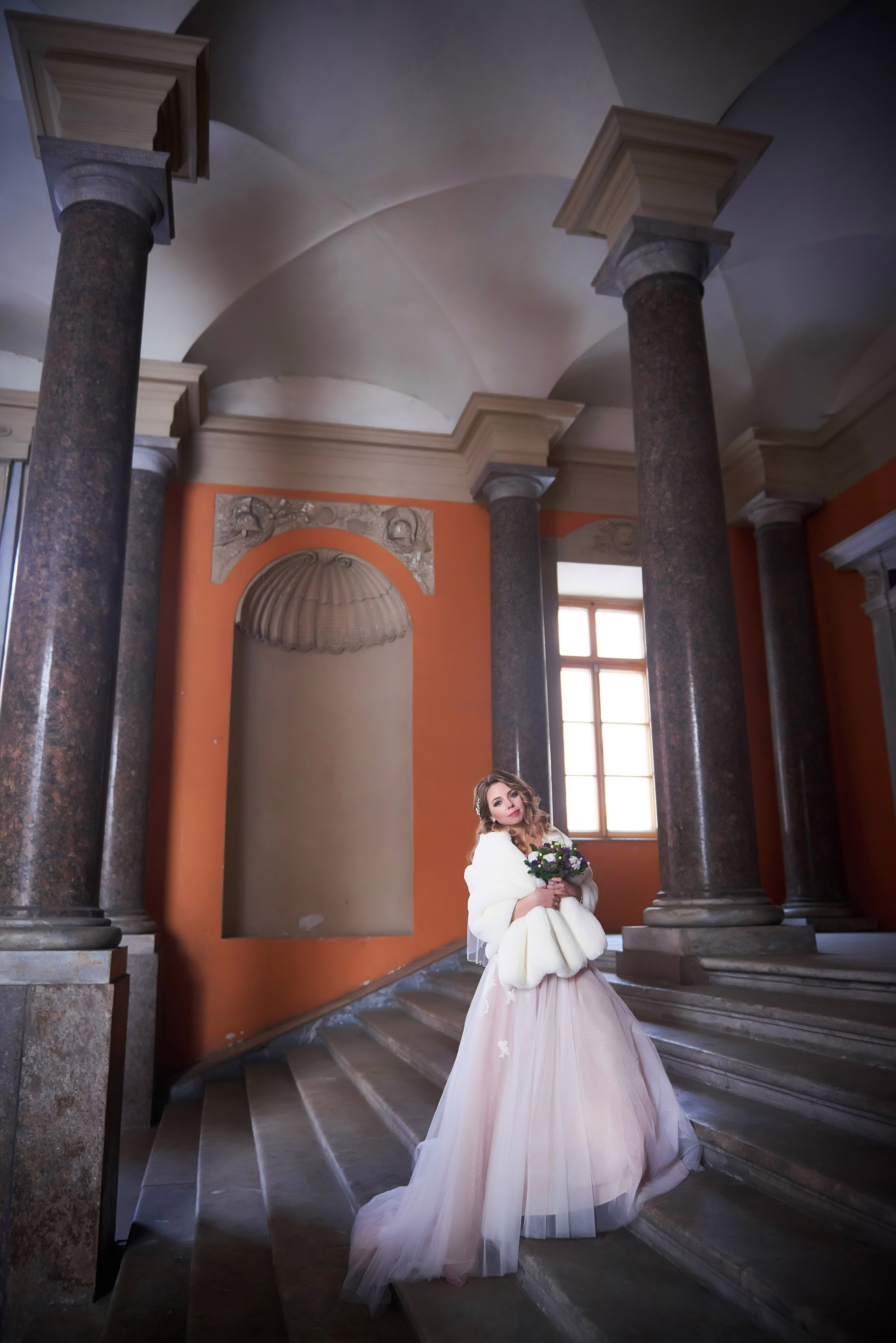 Елена и Иван (зимняя свадебная прогулка у Михайловского замка и фотосессия в Эрмитаже). Портретный, семейный и свадебный фотограф в Санкт-Петербурге и в Пушкине Ширяев Денис