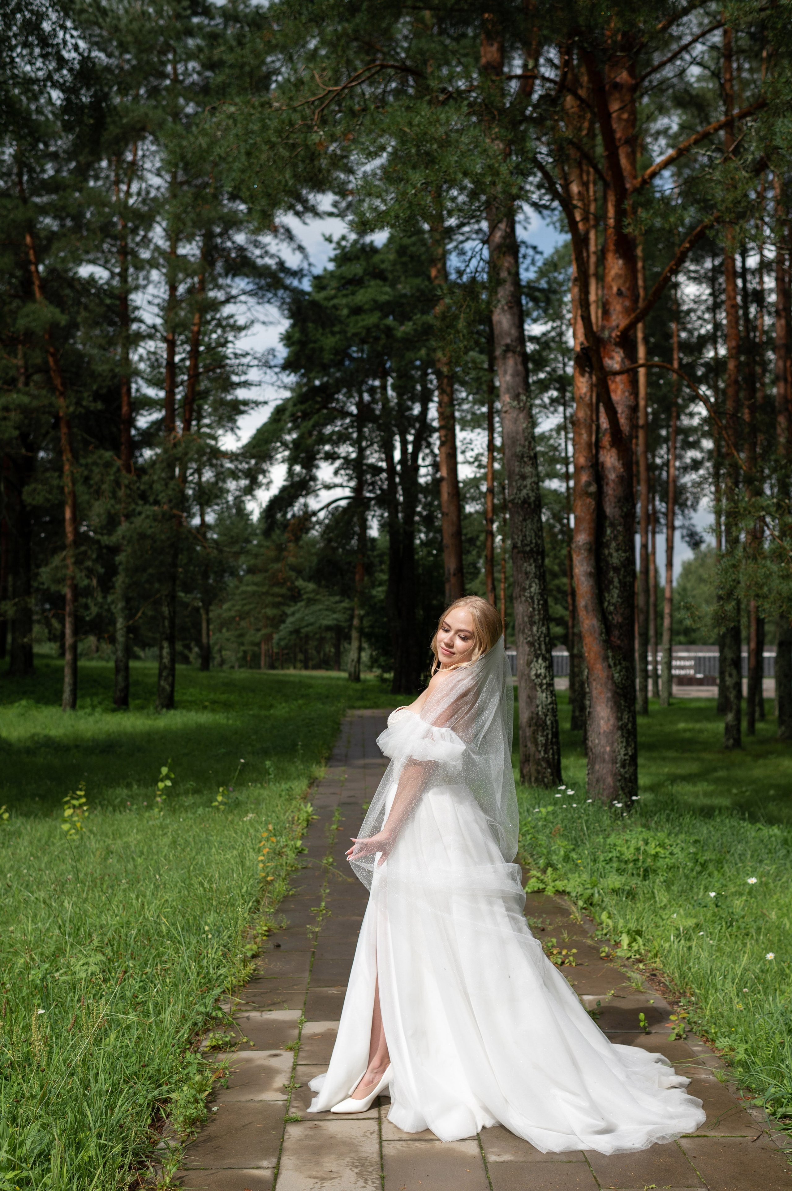 Ксения и Владислав (фотосессия в ЗАГСе и парке города Кингисеппа). Портретный, семейный и свадебный фотограф в Санкт-Петербурге и в Пушкине Ширяев Денис