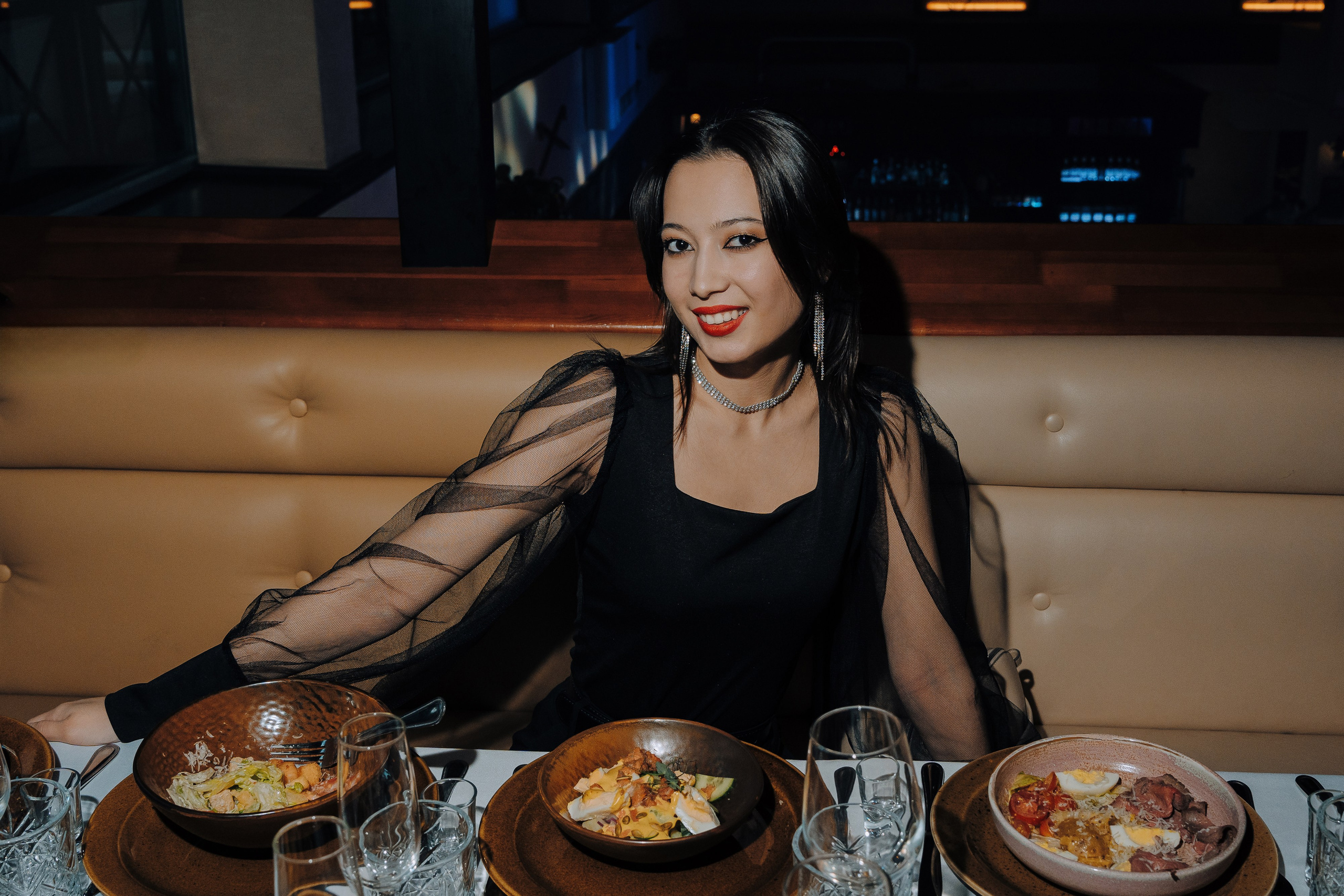 20 ЛЕТ МЕГАПОЛИС ЧЕЛЯБИНСК ХЕДЛАЙНЕР ЕЛКА. Репортажный фотограф Зуев Роман г. Челябинск