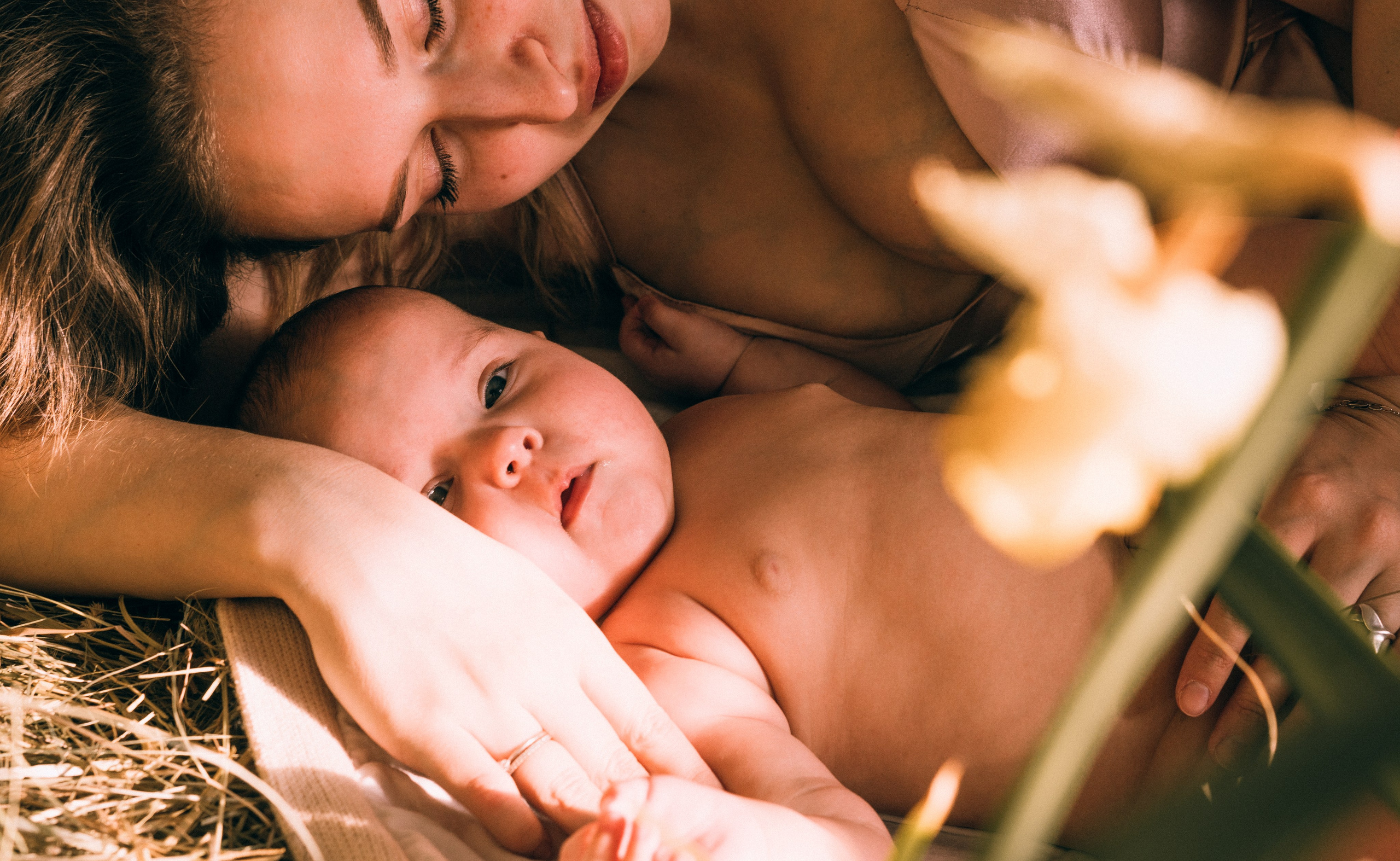 Цветочное материнство. Семейный, ньюборн фотограф, фотограф на роды в Москве, Виктория Тюльдюкова